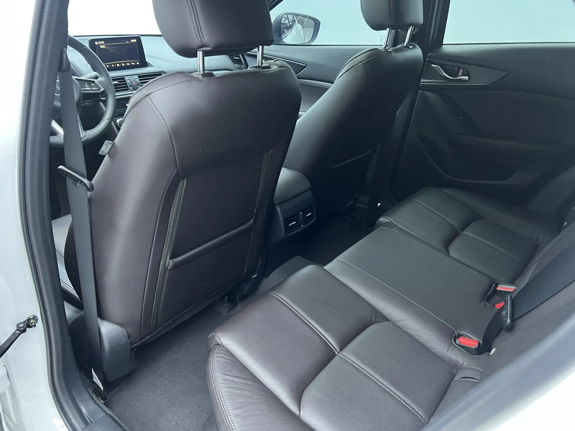 Mazda CX-4, 2023 14