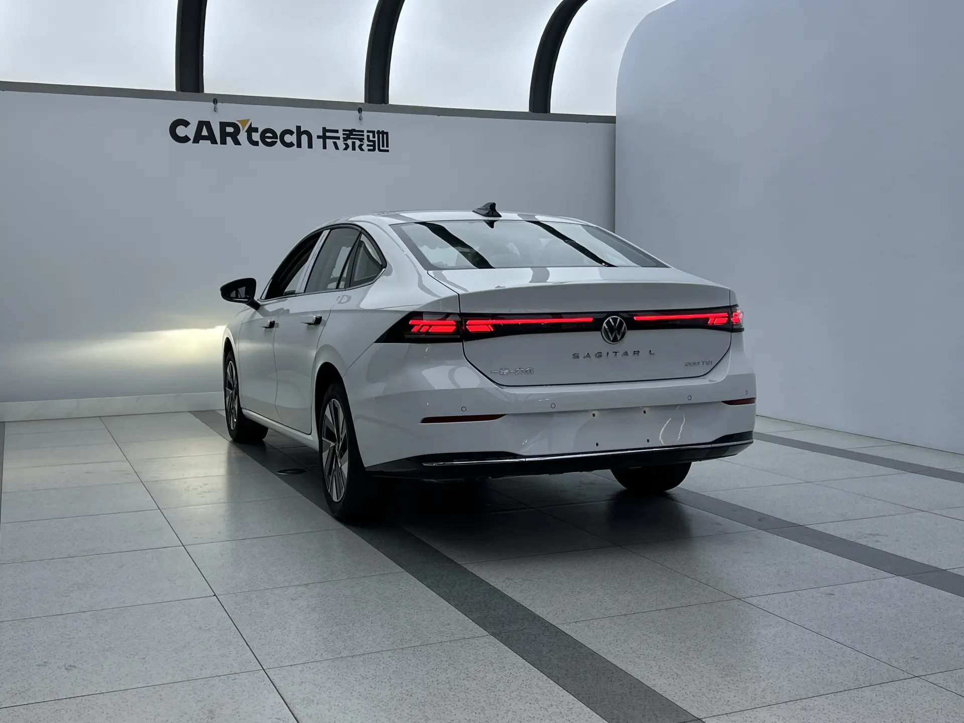 Volkswagen Sagitar, 2025 3