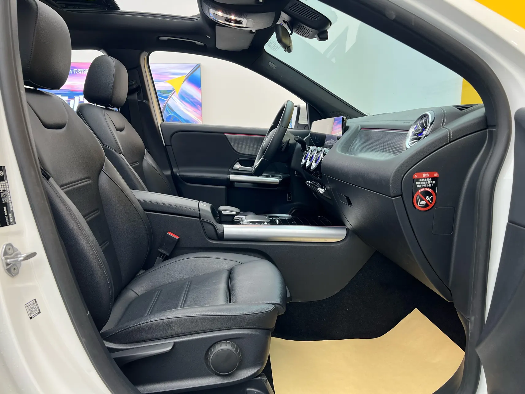 Mercedes-Benz GLA 200, 2022 19