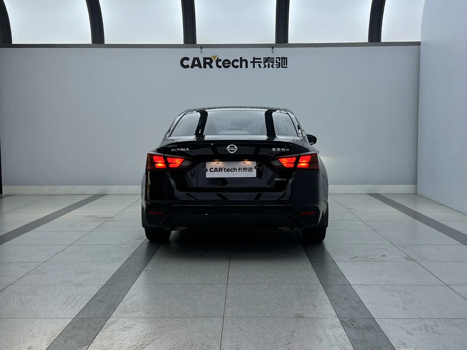 Nissan Teana, 2023 3