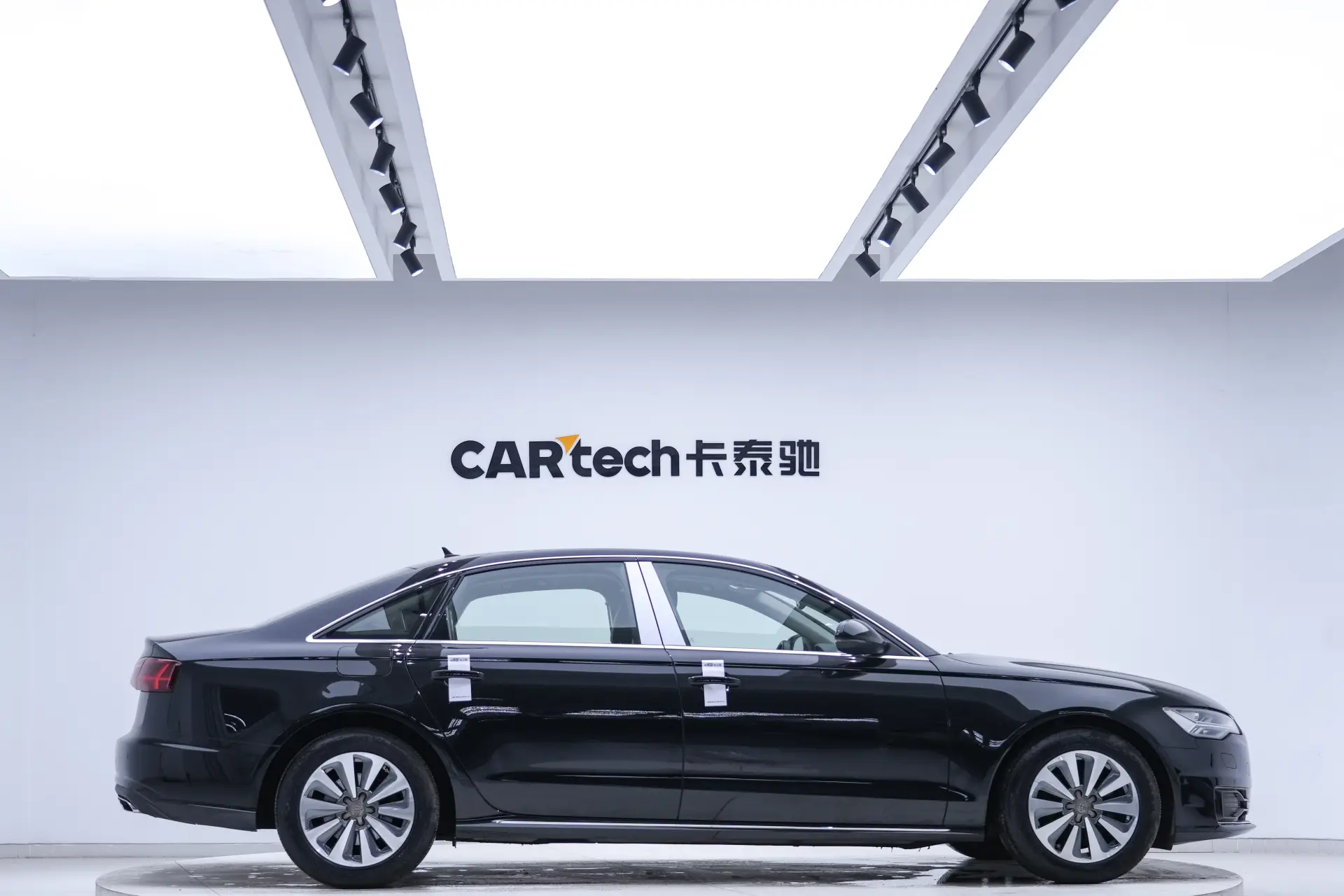 Audi A6L 30, 2017 4