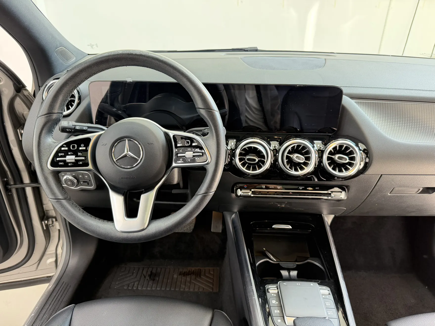 Mercedes-Benz GLA 200, 2021 15