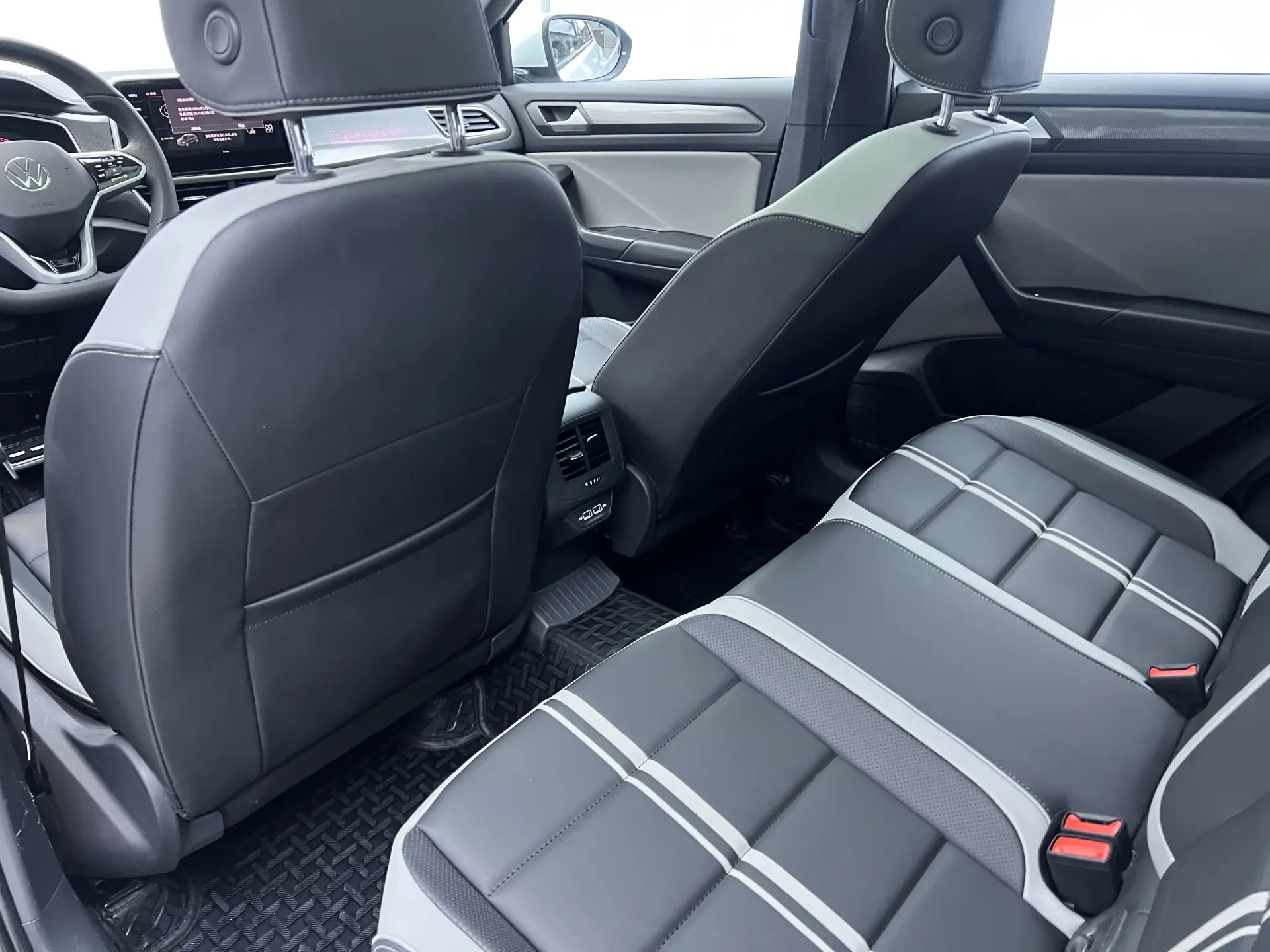 Volkswagen T-ROC, 2025 14