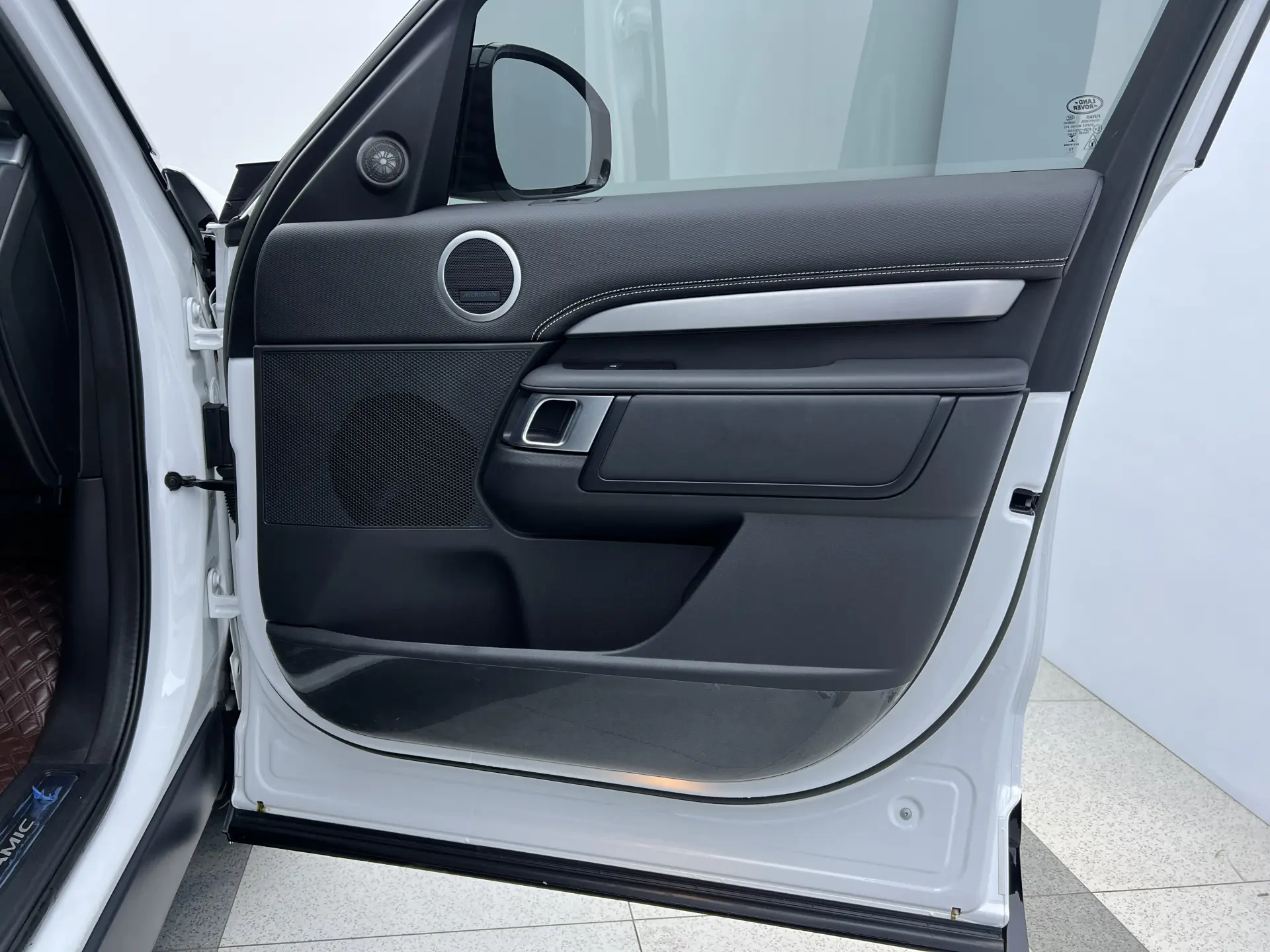 Land Rover Discovery, 2023 23
