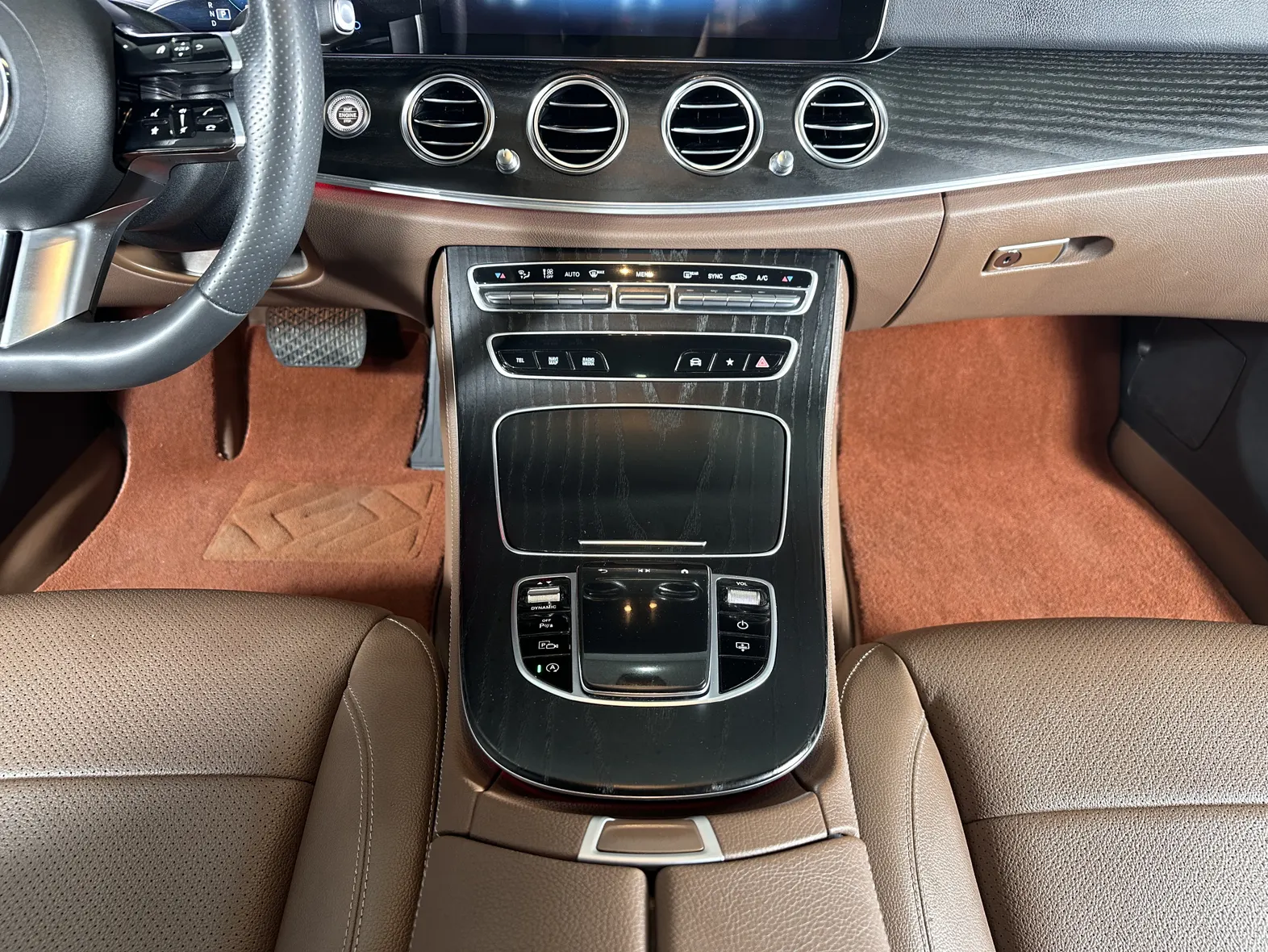 Mercedes-Benz E 300 L, 2023 20