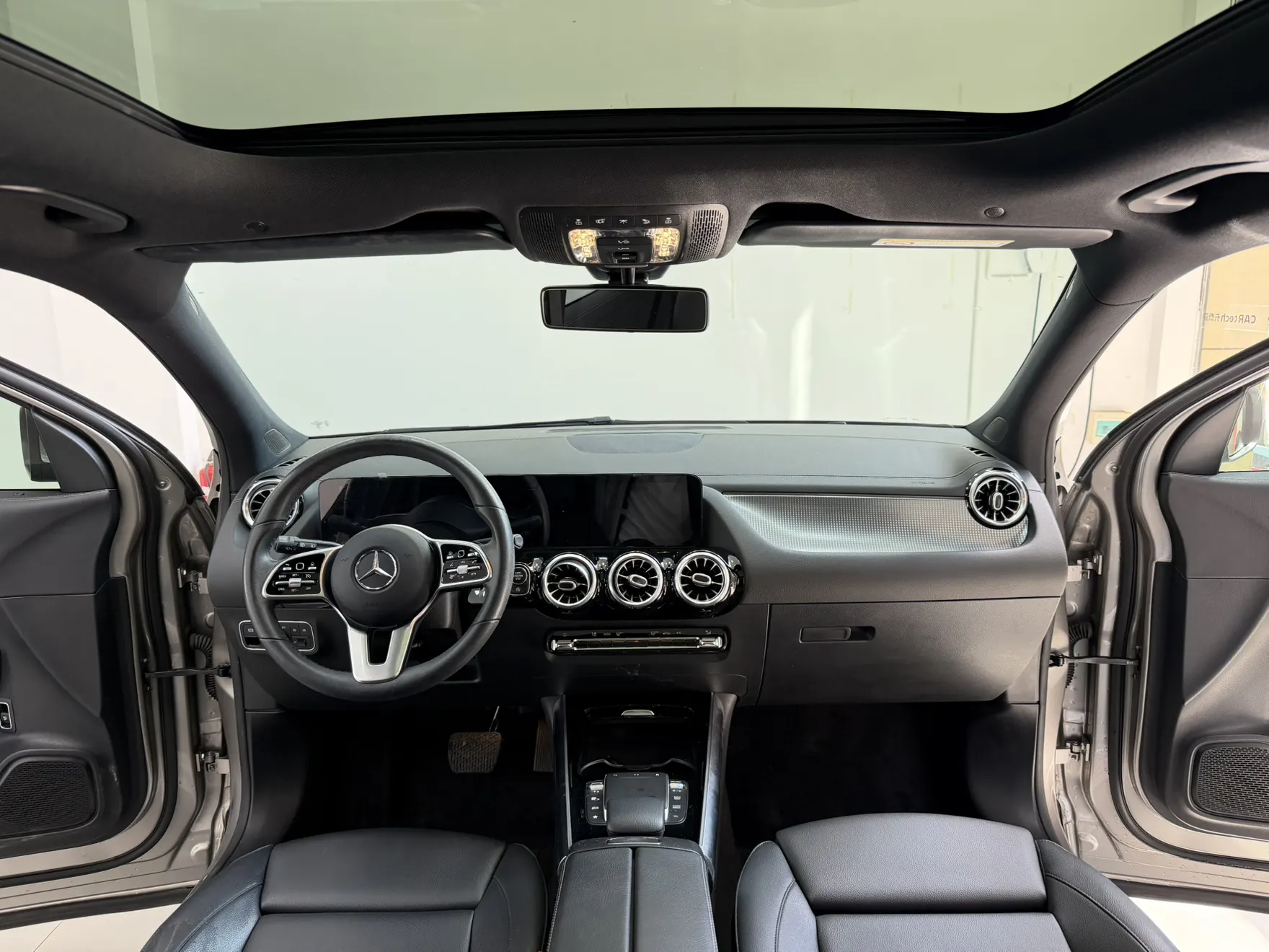 Mercedes-Benz GLA 200, 2021 9