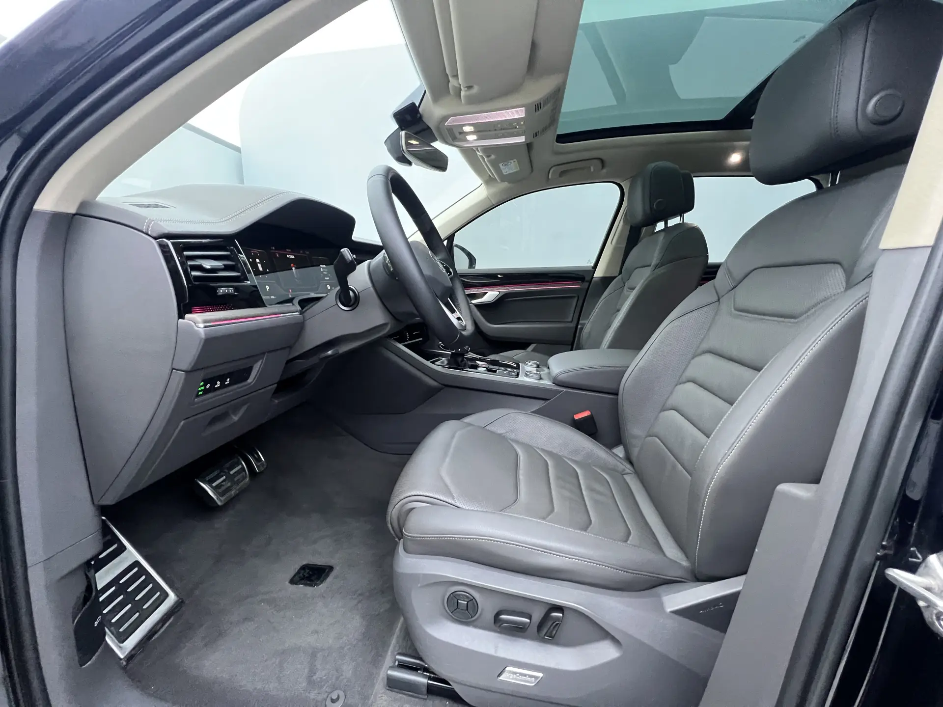 Volkswagen Touareg, 2022 12