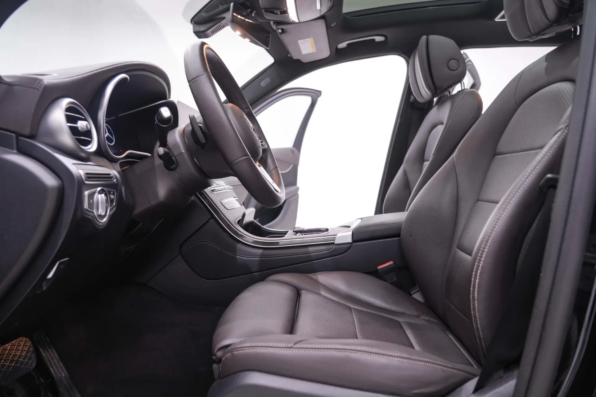 Mercedes-Benz GLC 260 L, 2020 19