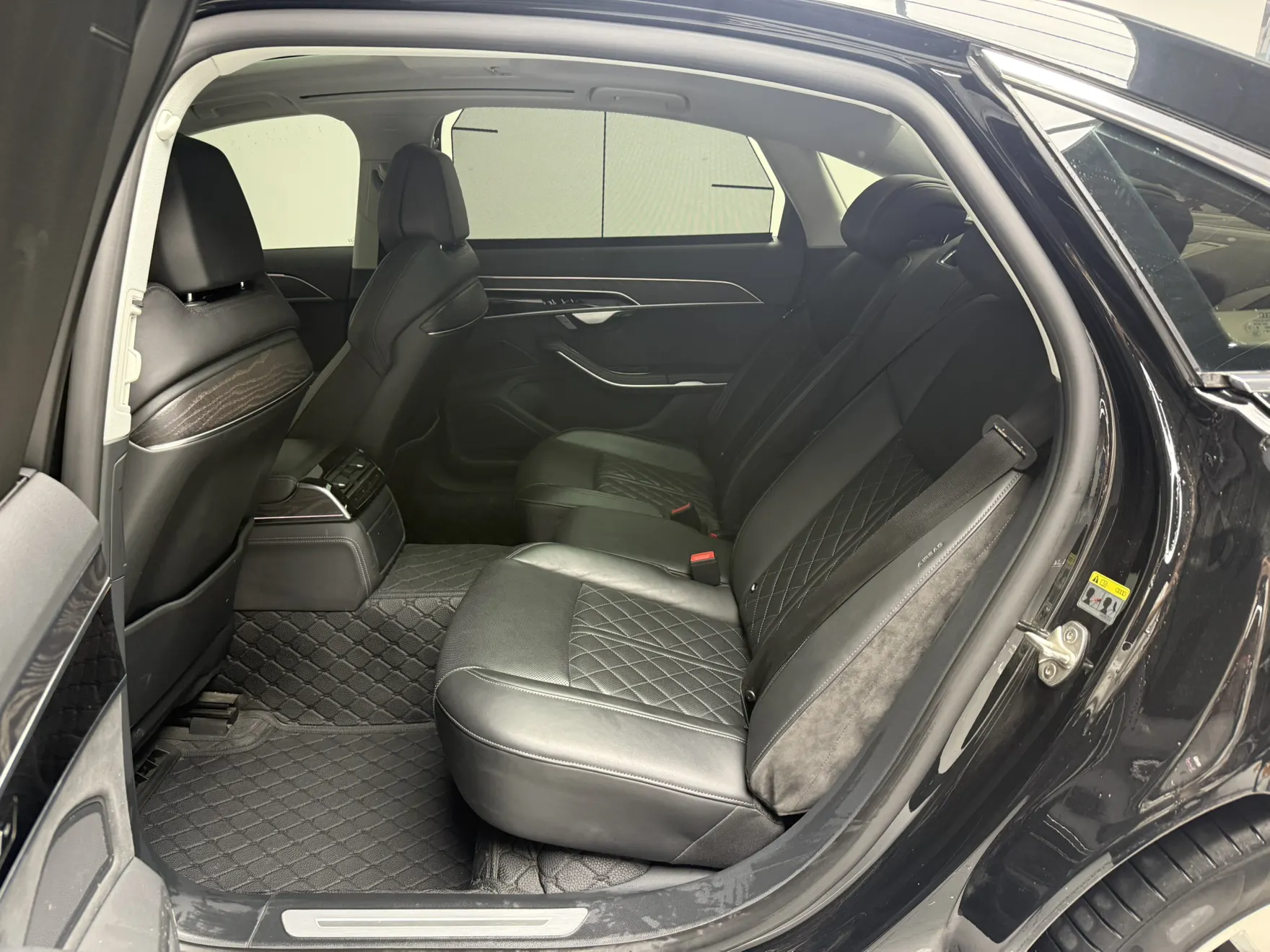 Audi A8L 50 TFSI, 2023 13