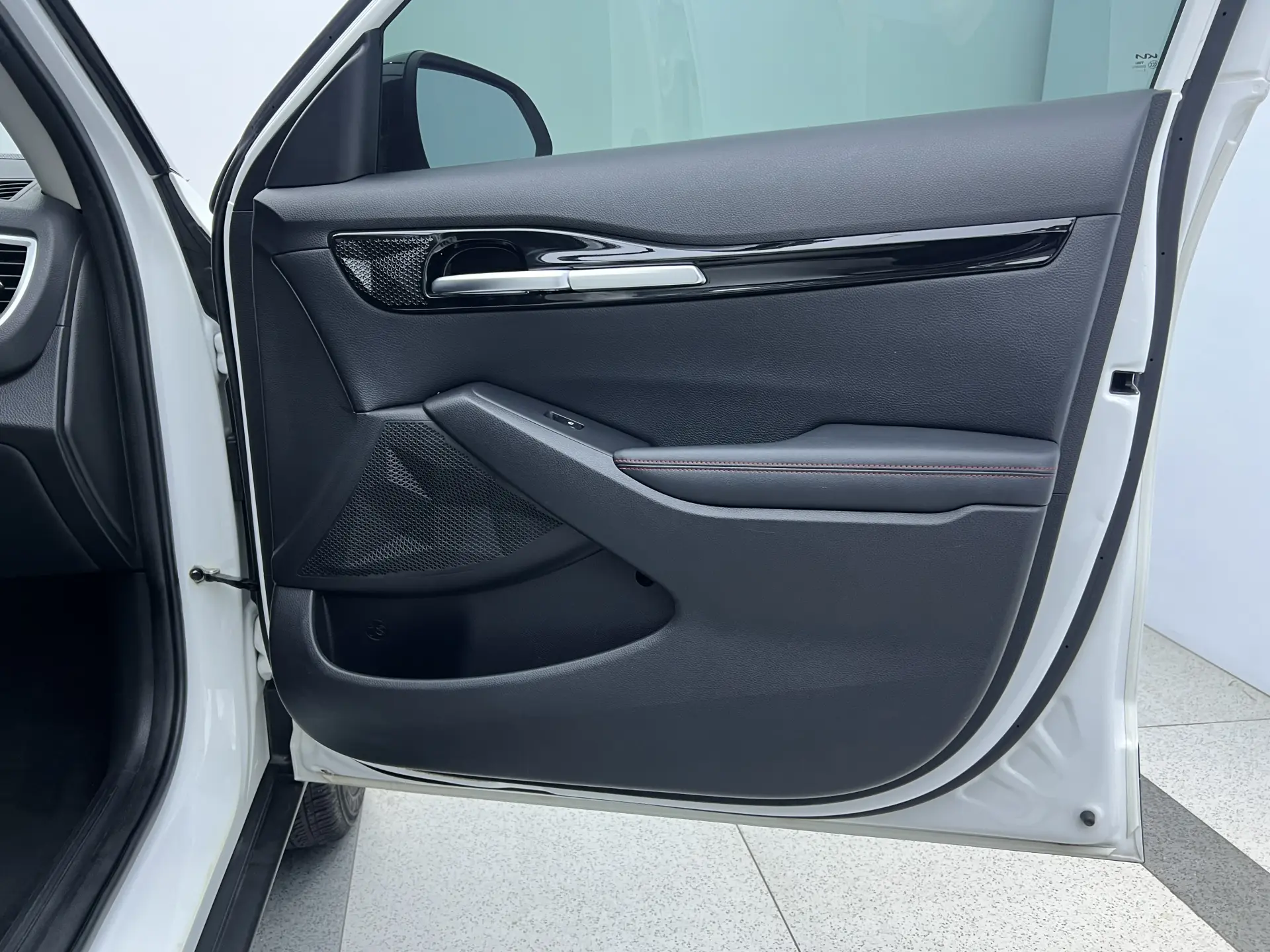 Kia KX3, 2023 21