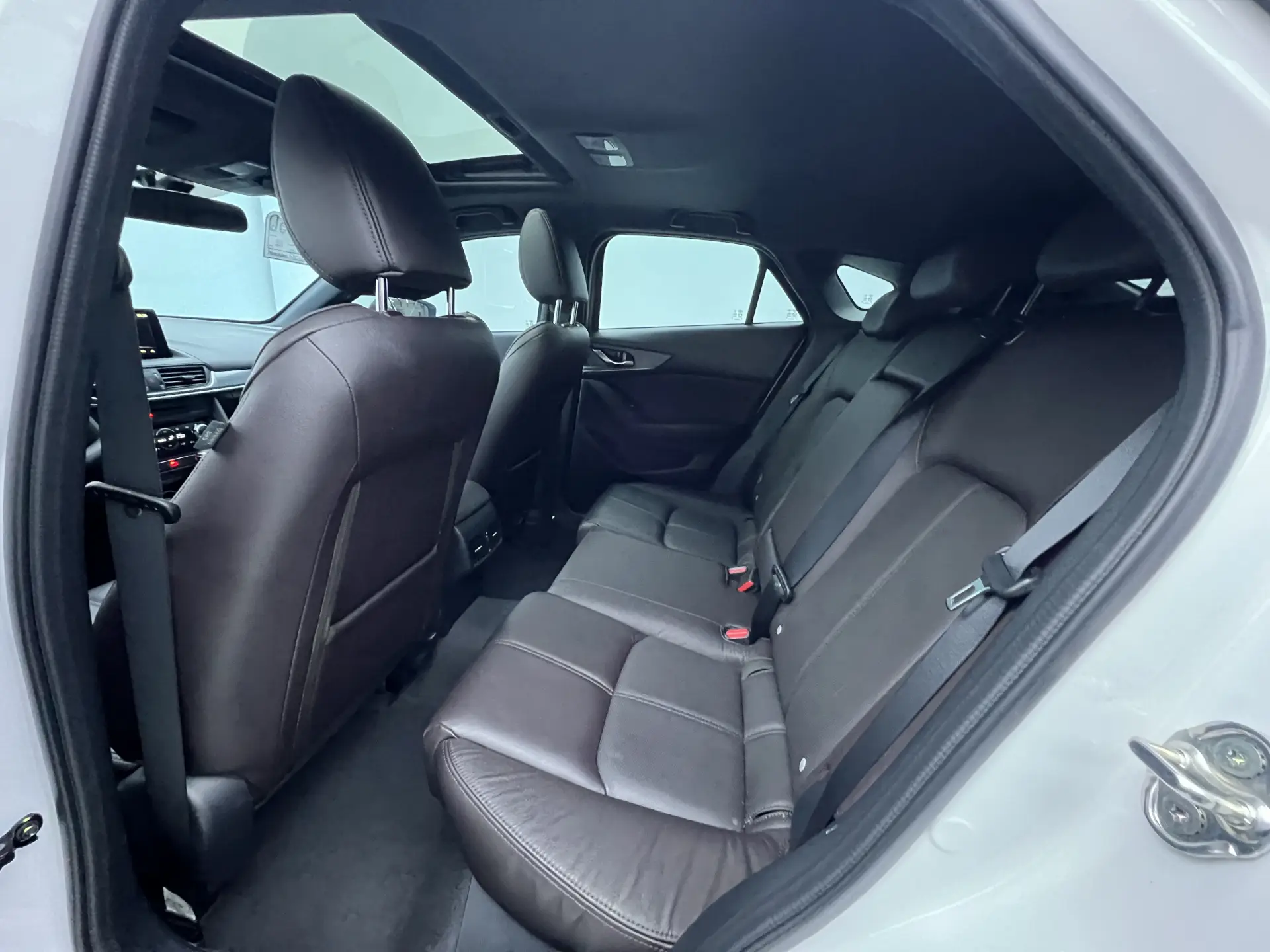 Mazda CX-4, 2023 13