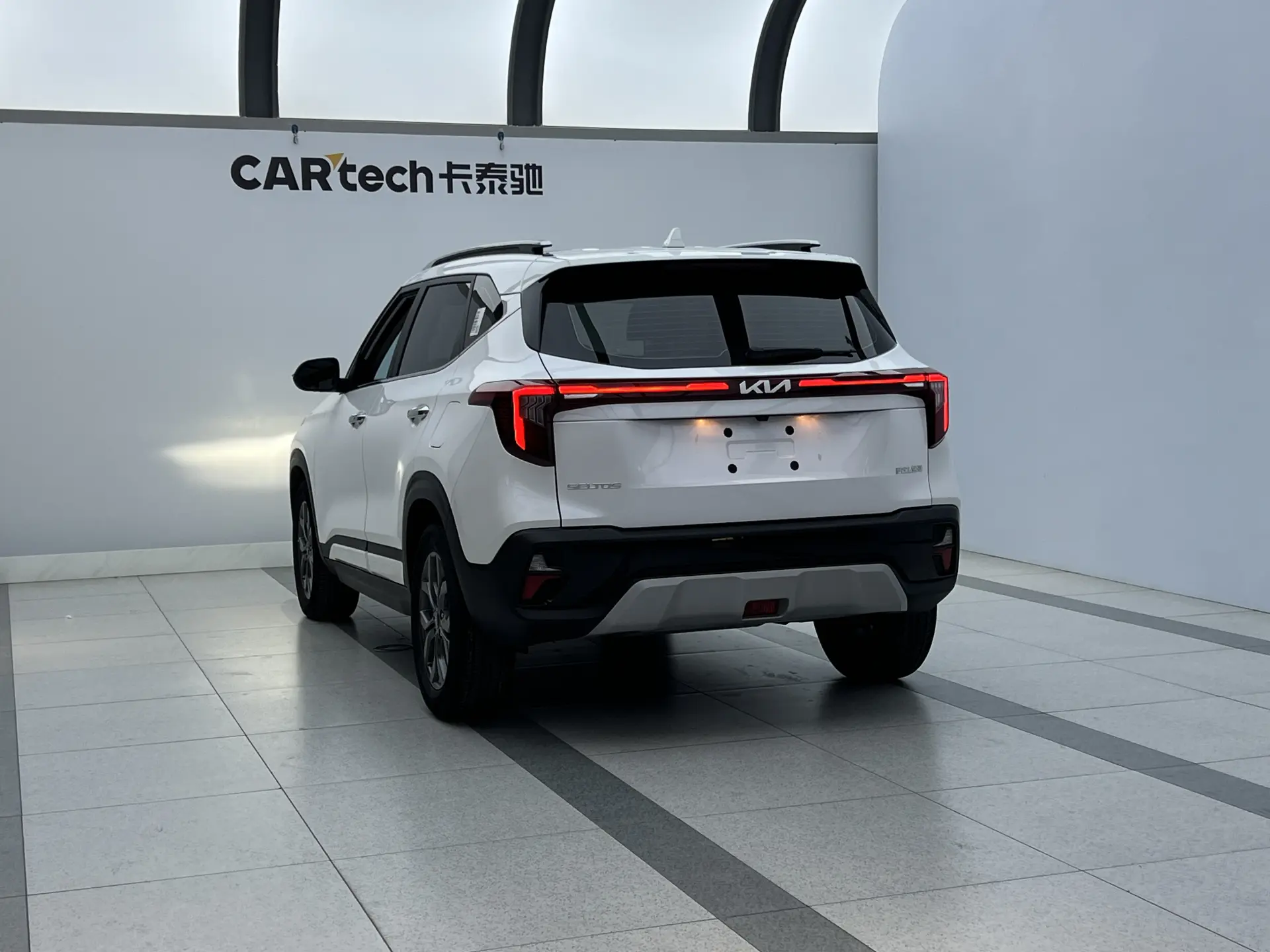 Kia Seltos, 2023 4