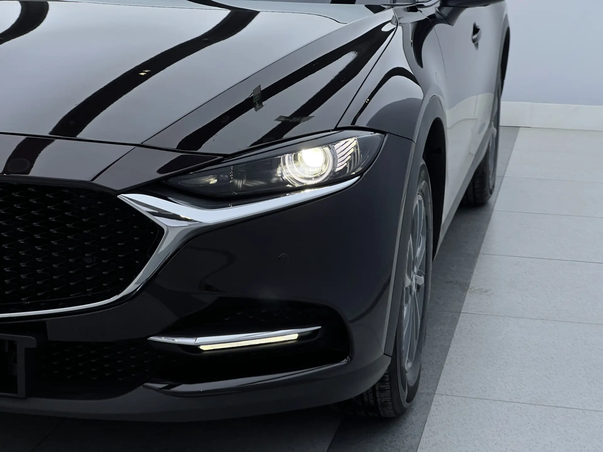 Mazda CX-4, 2023 все фото