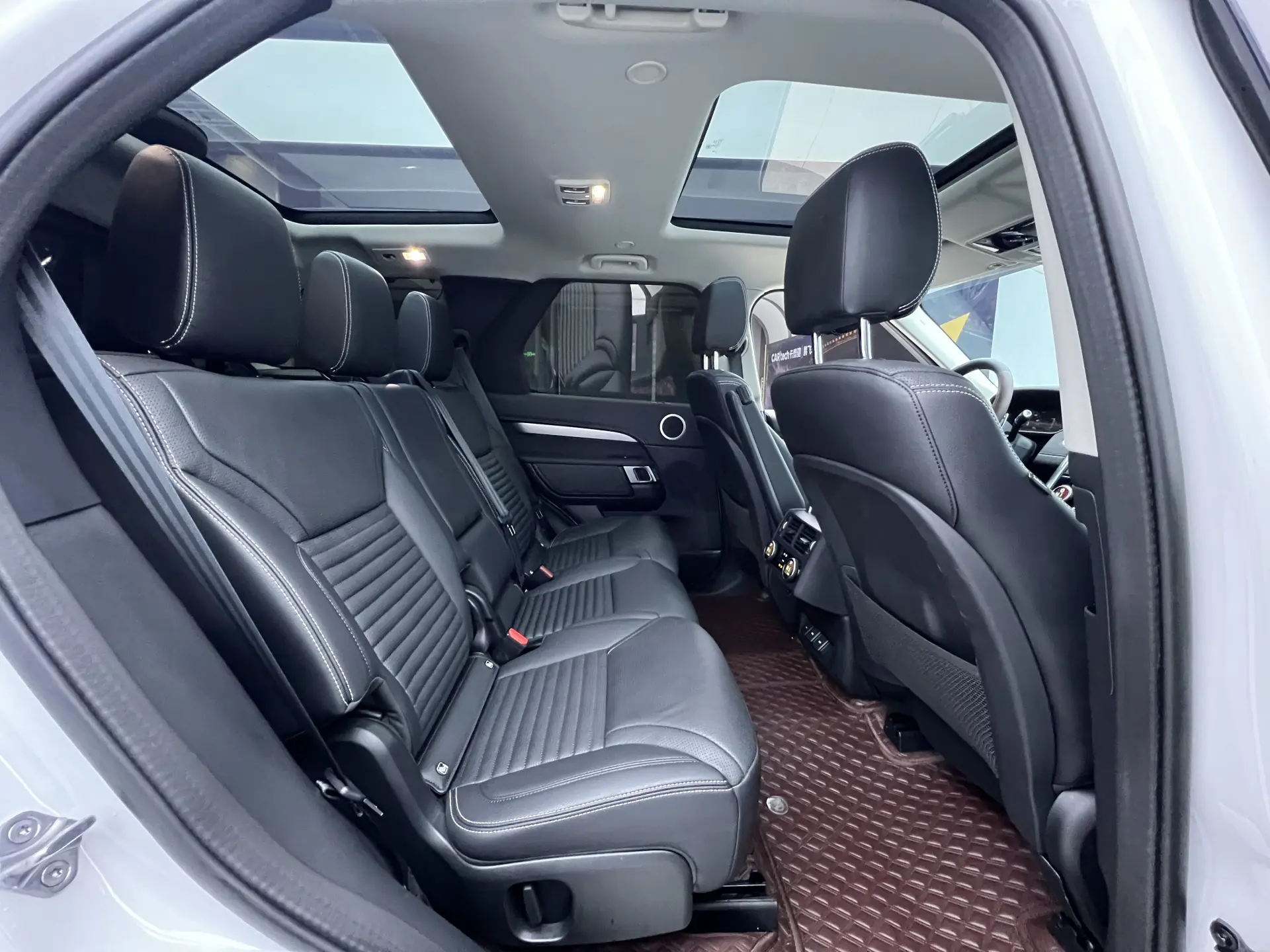 Land Rover Discovery, 2023 18