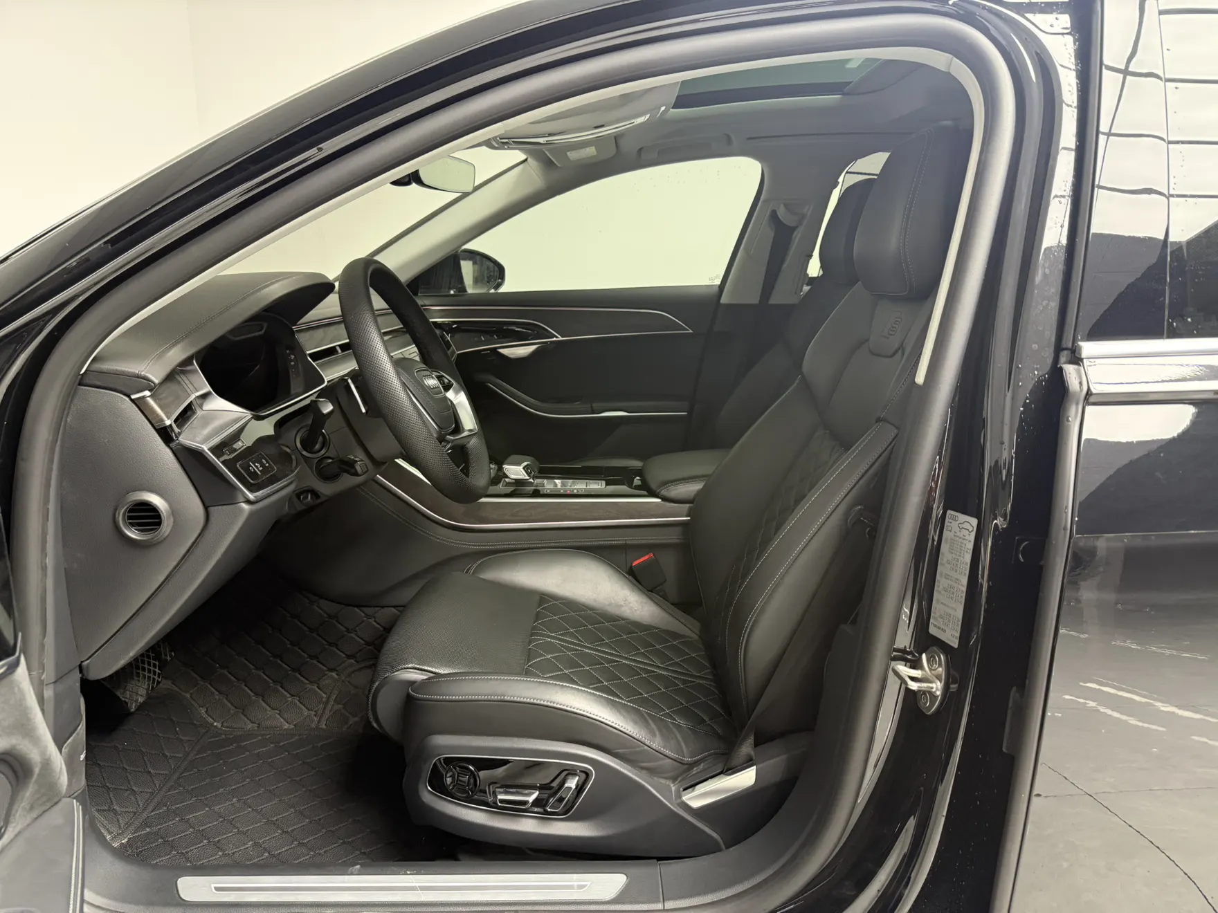 Audi A8L 50 TFSI, 2023 12