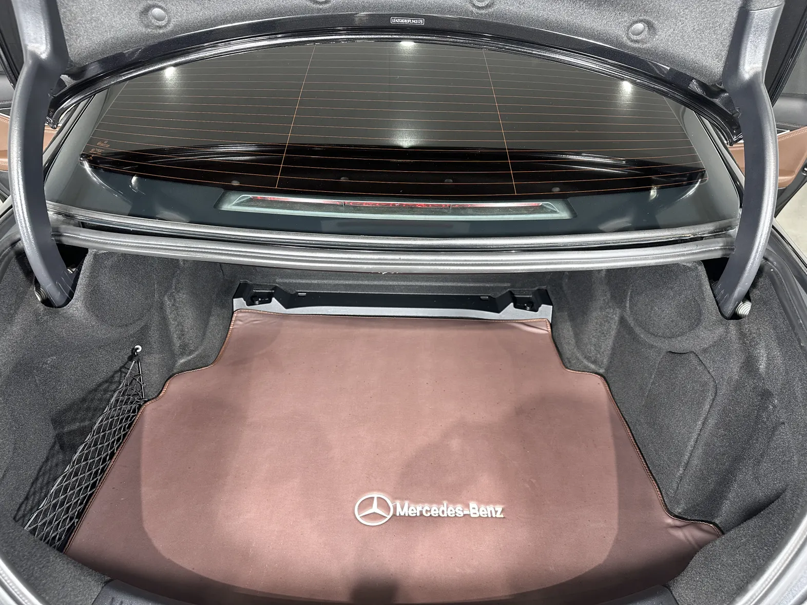 Mercedes-Benz E 300 L, 2023 9