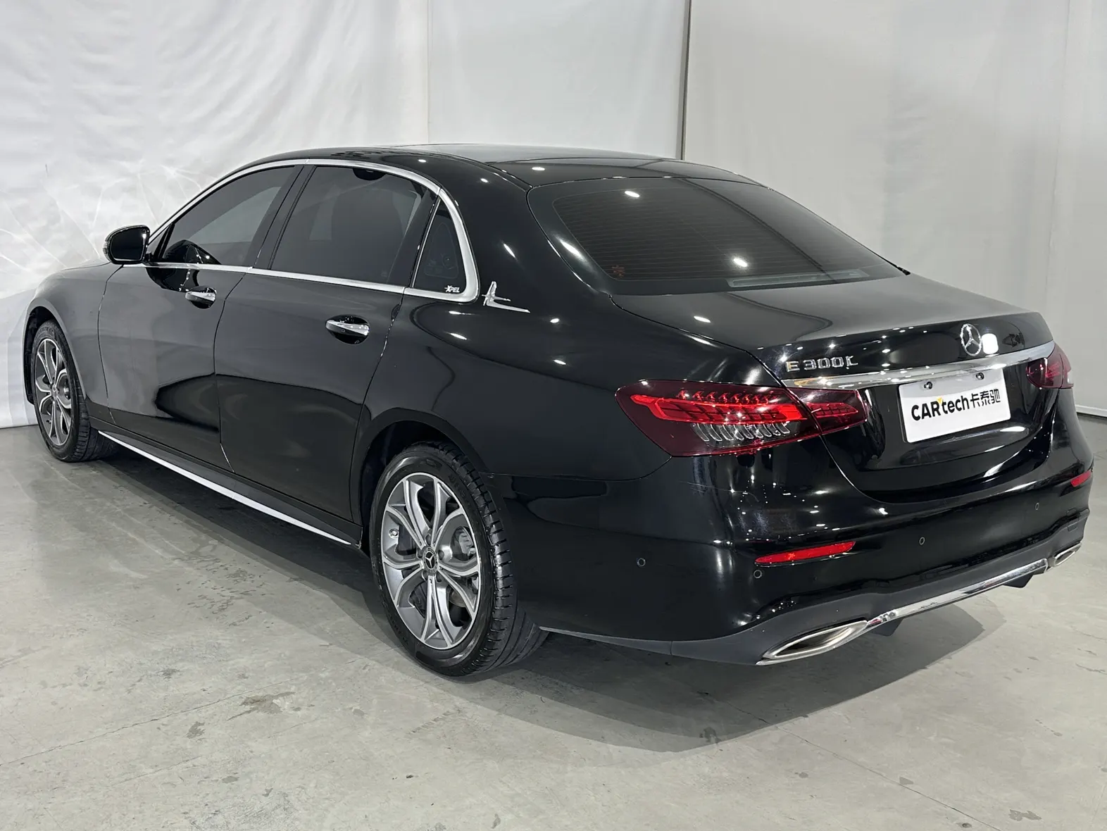Mercedes-Benz E 300 L, 2023 6