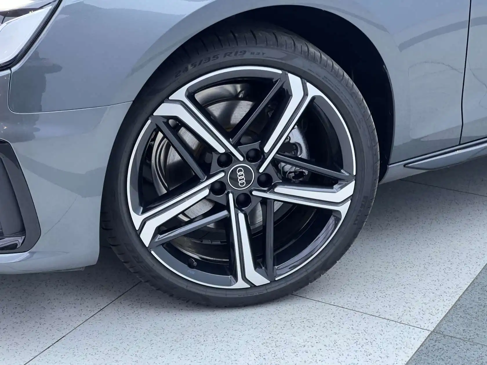 Audi A4L, 2025 6