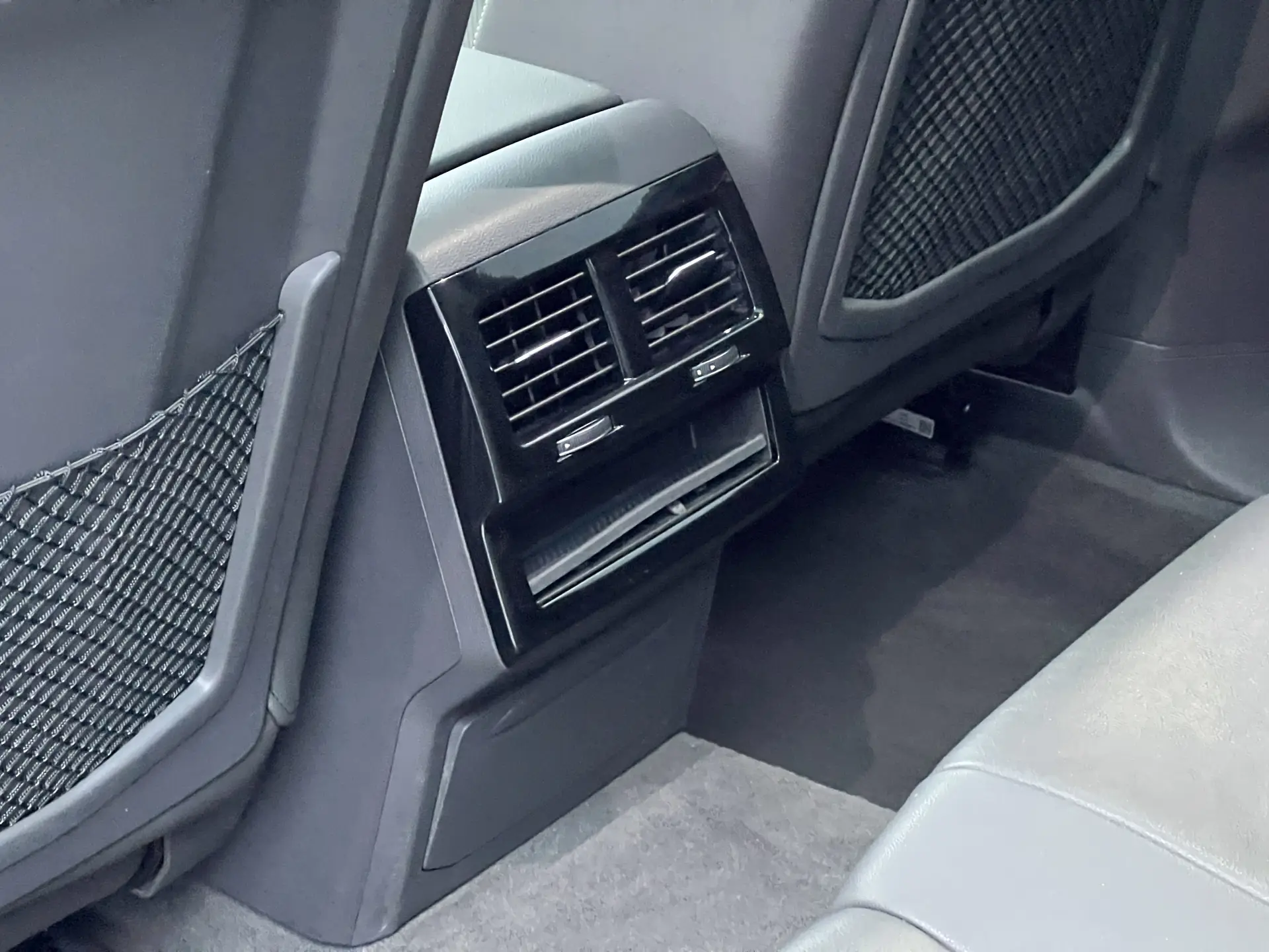 Volkswagen Touareg, 2022 16