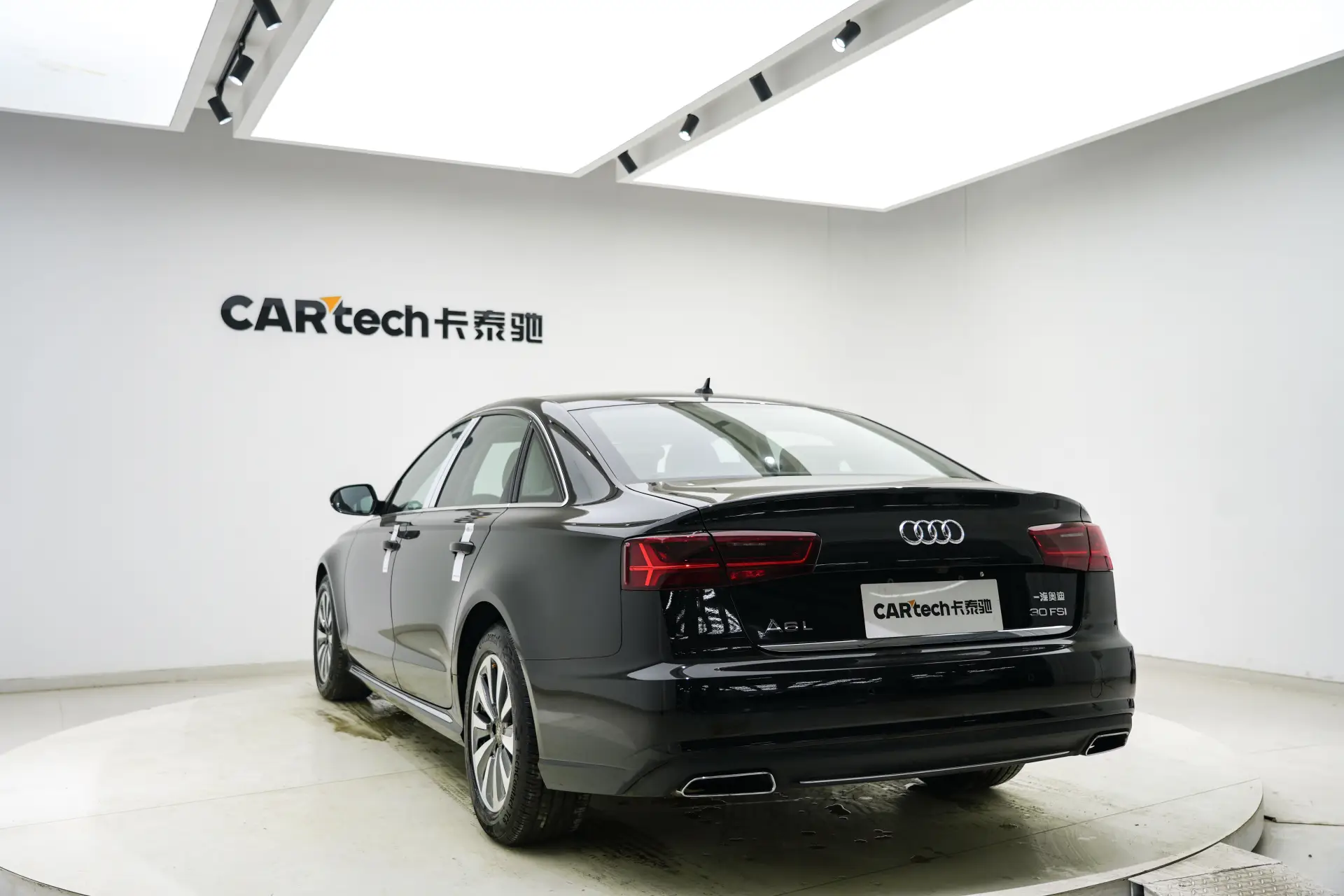 Audi A6L 30, 2017 7