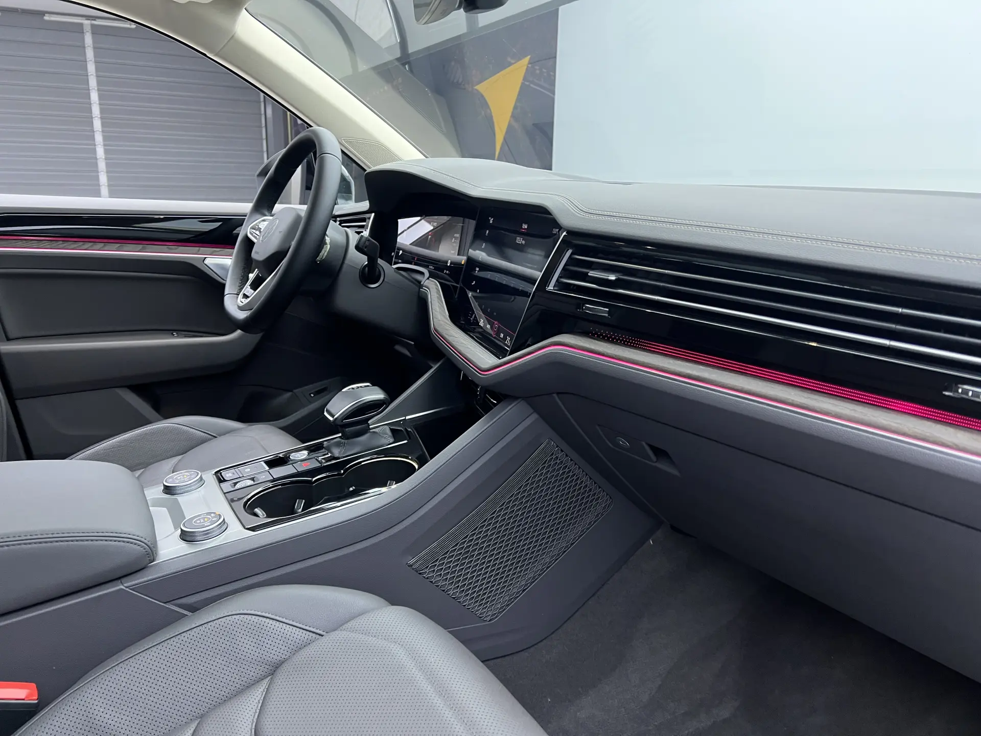 Volkswagen Touareg, 2022 21
