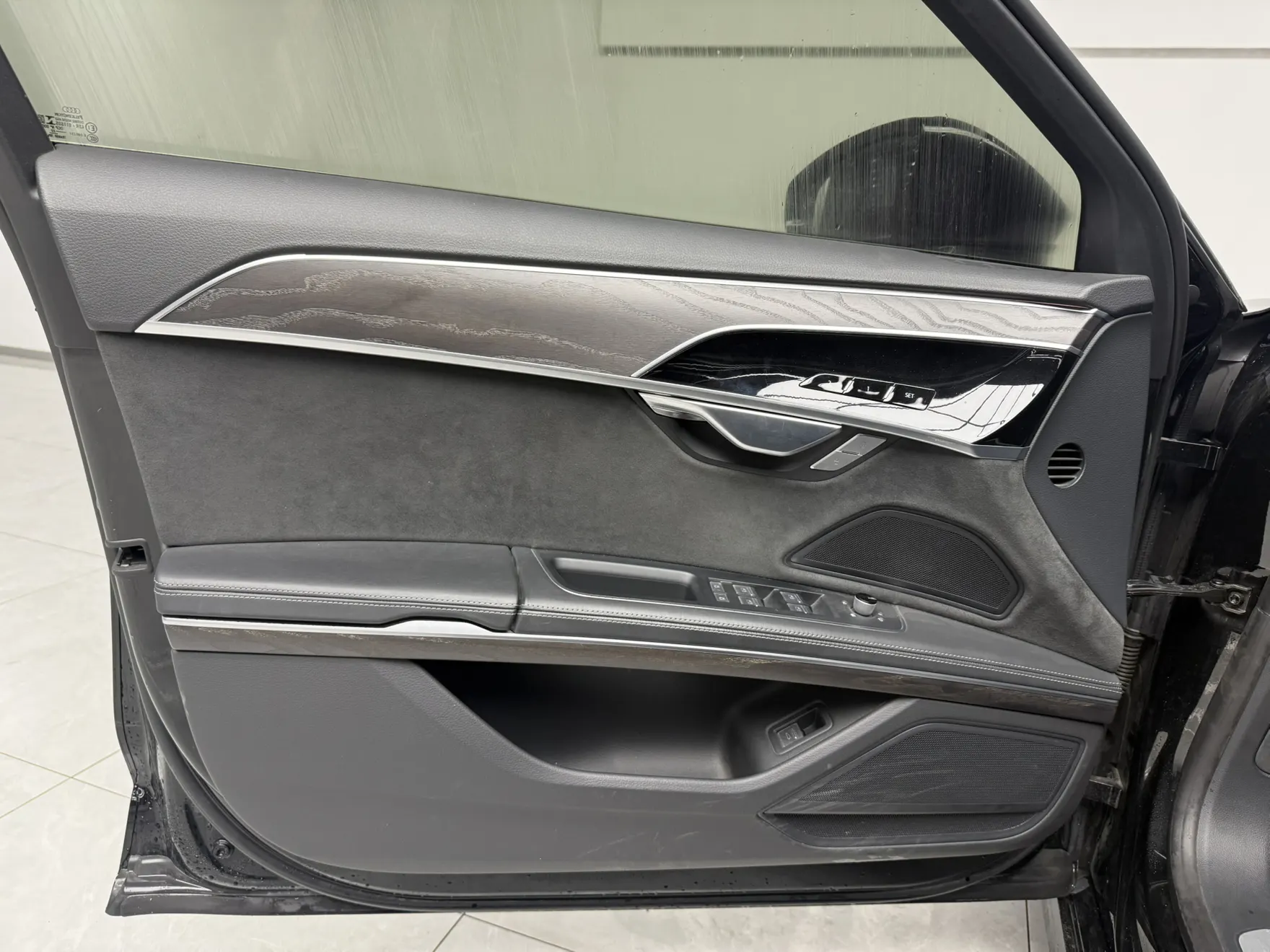 Audi A8L 50 TFSI, 2023 11