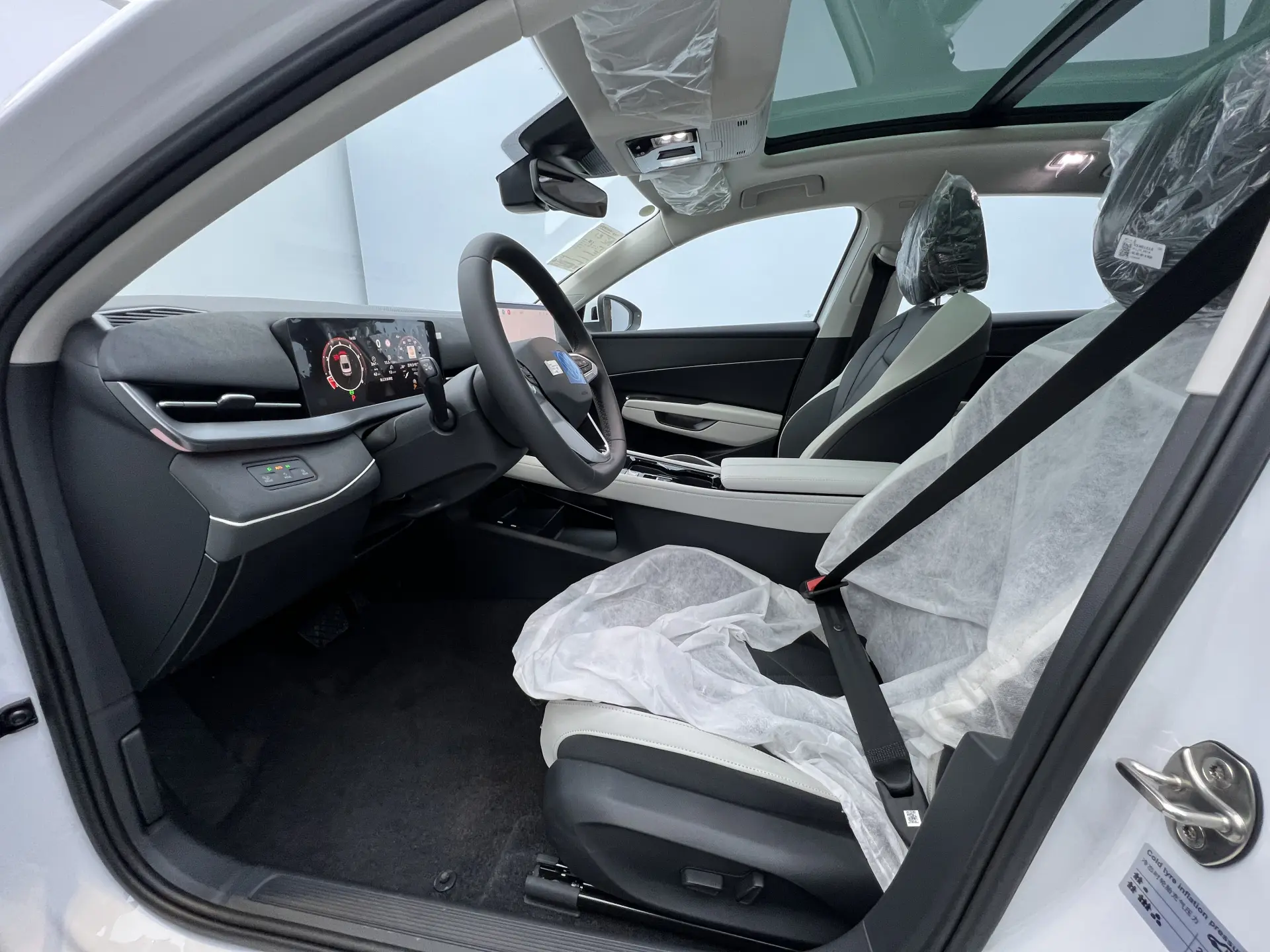 Volkswagen Sagitar, 2025 9