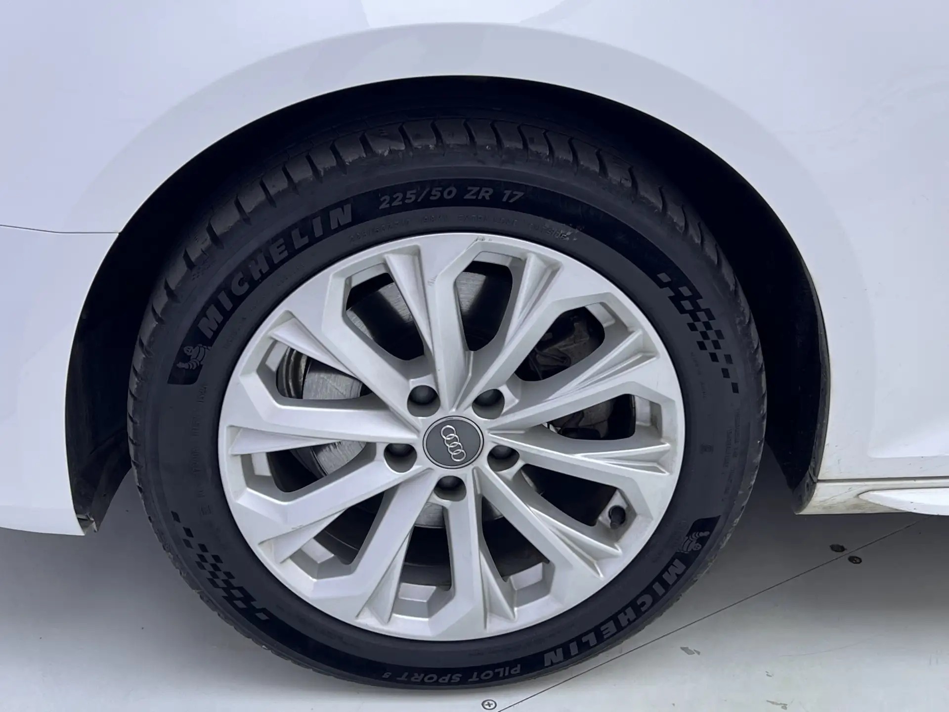 Audi A4L 40 TFSI, 2019 11