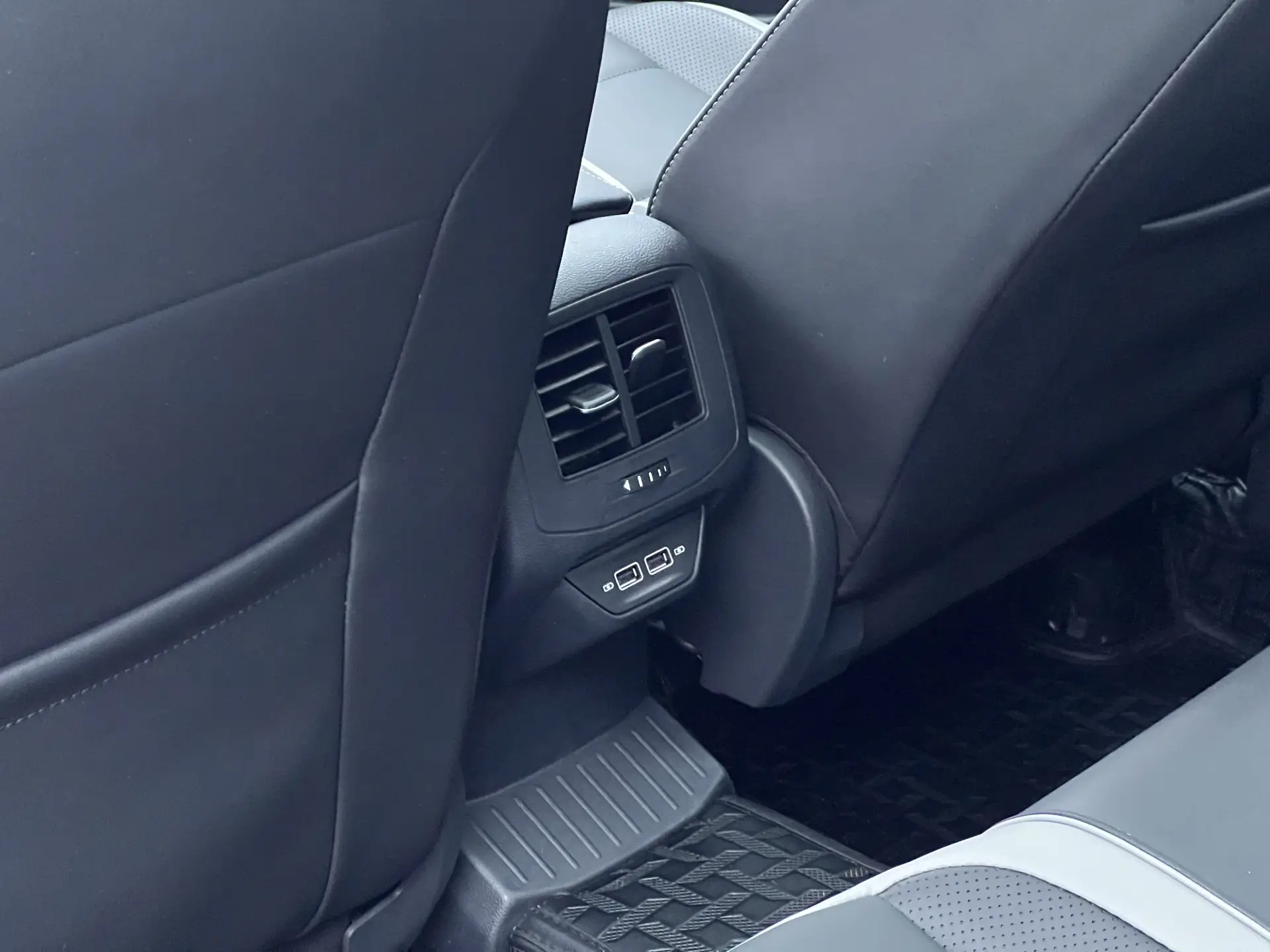 Volkswagen T-ROC, 2025 15