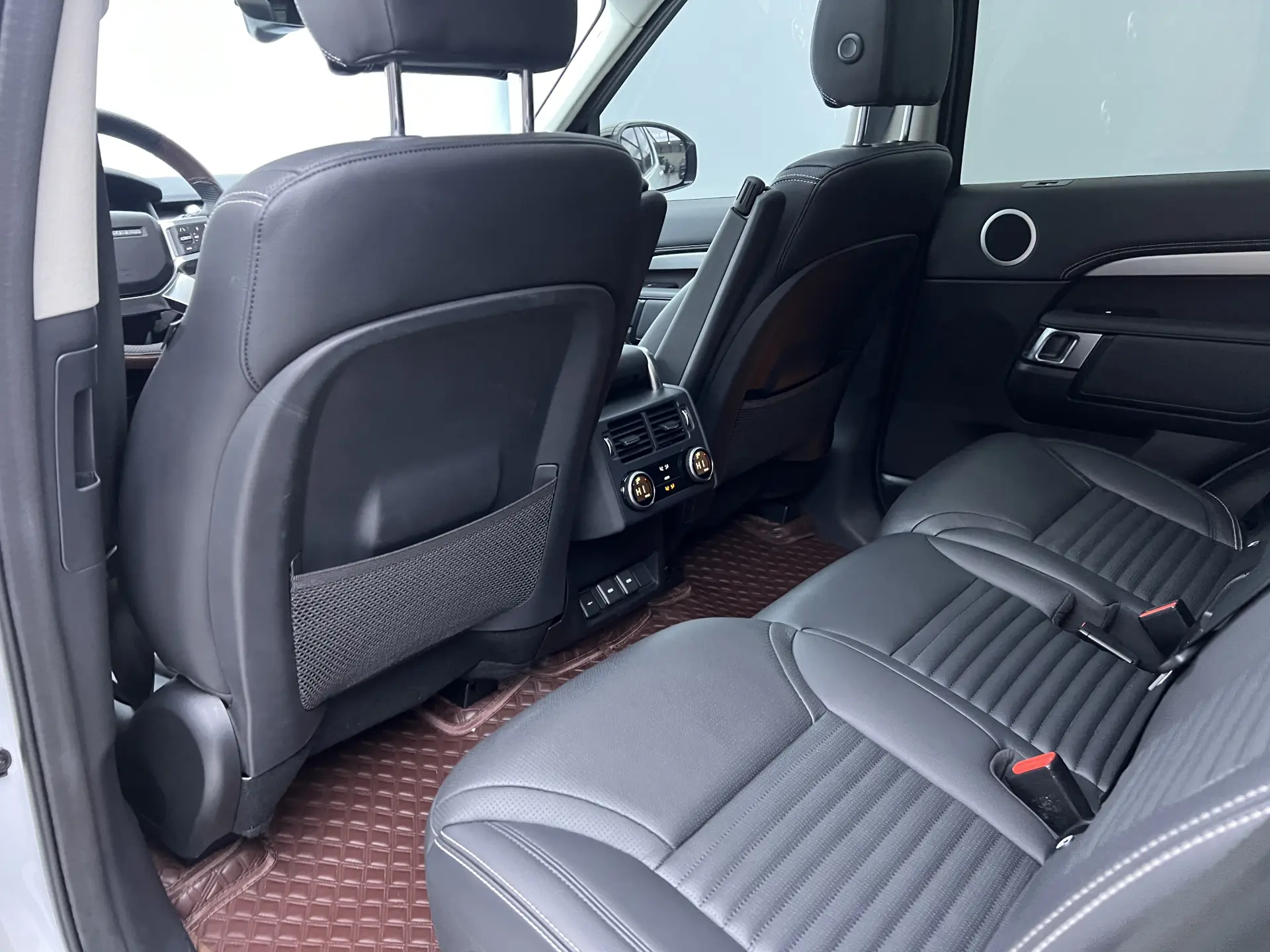 Land Rover Discovery, 2023 15