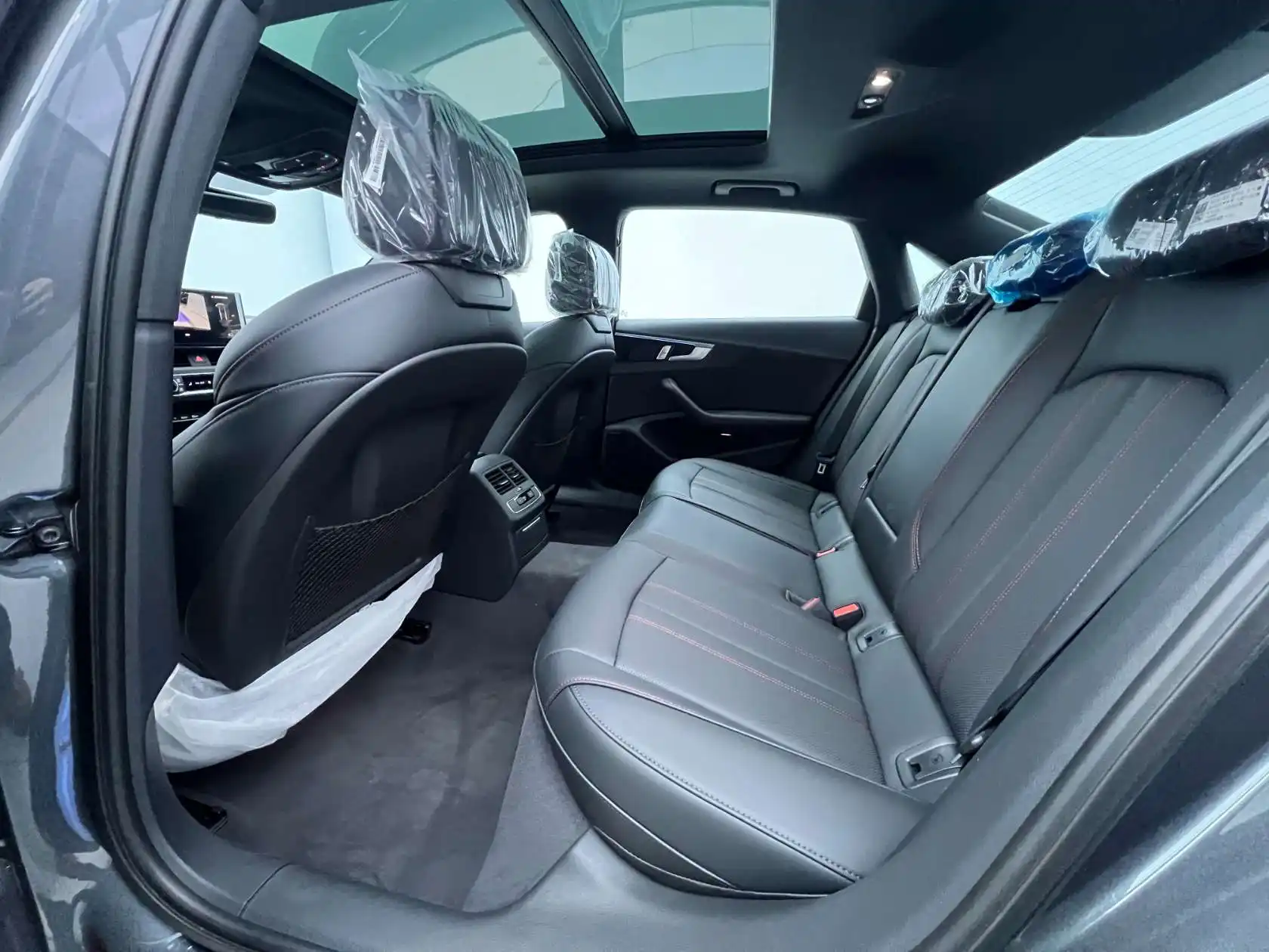 Audi A4L, 2025 10