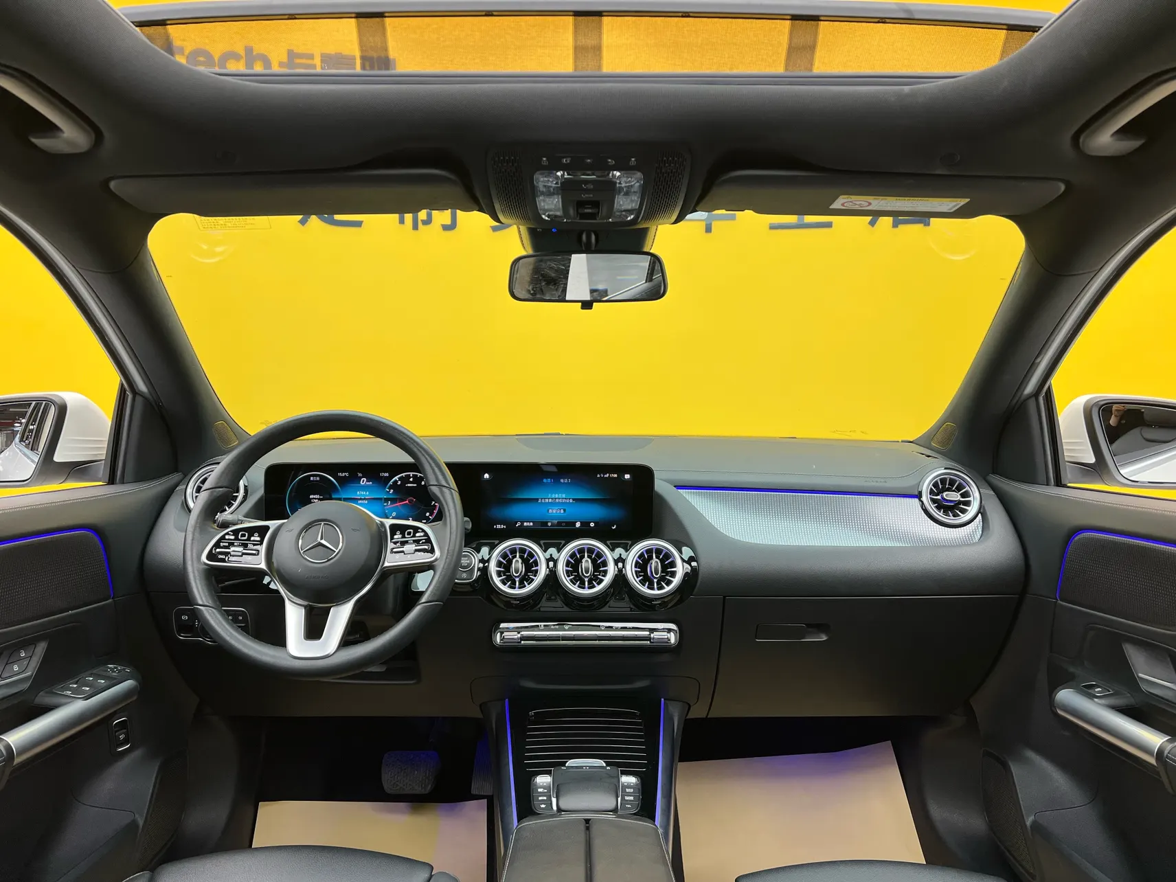 Mercedes-Benz GLA 200, 2022 36