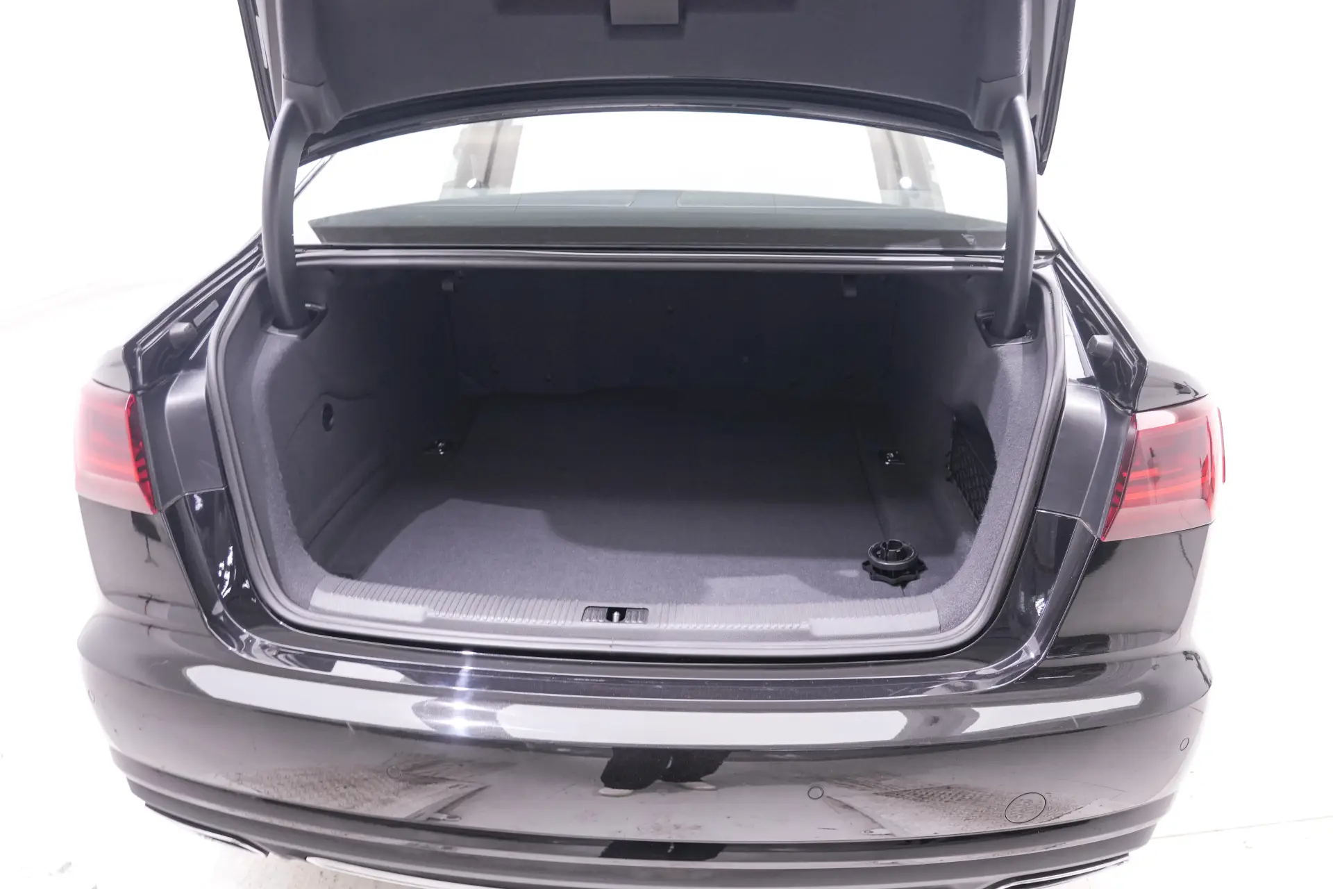 Audi A6L 30, 2017 14