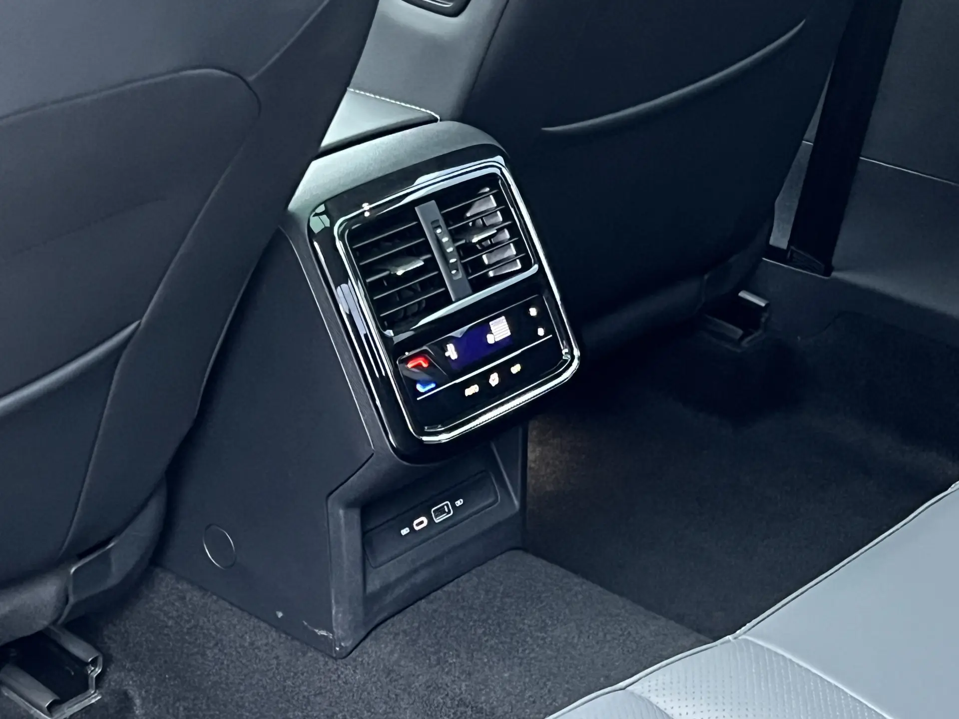 Volkswagen Passat, 2024 16