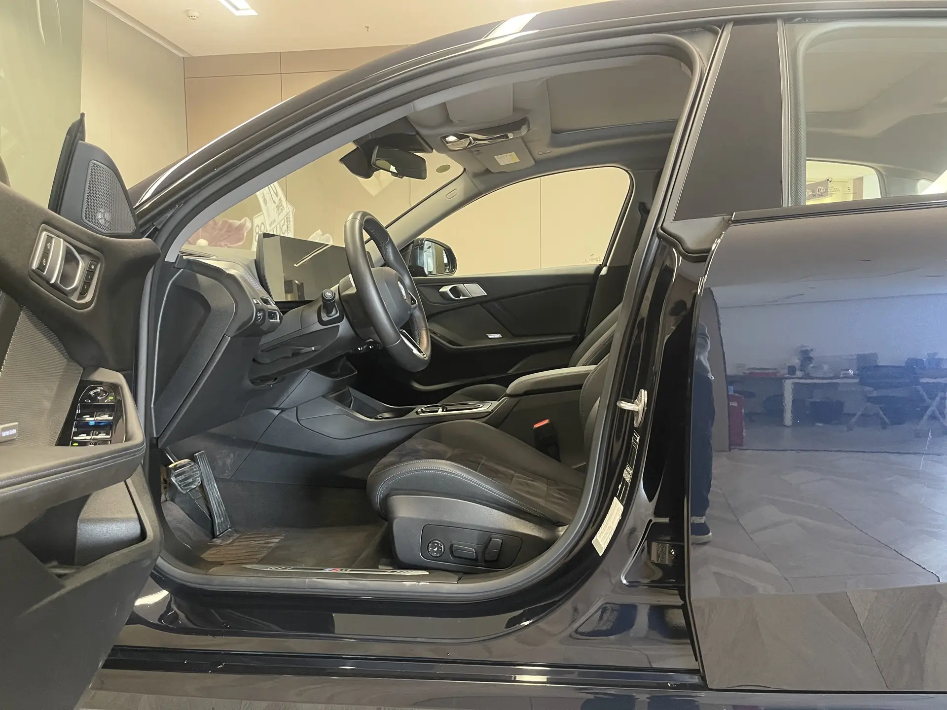 BMW 225L, 2025 17