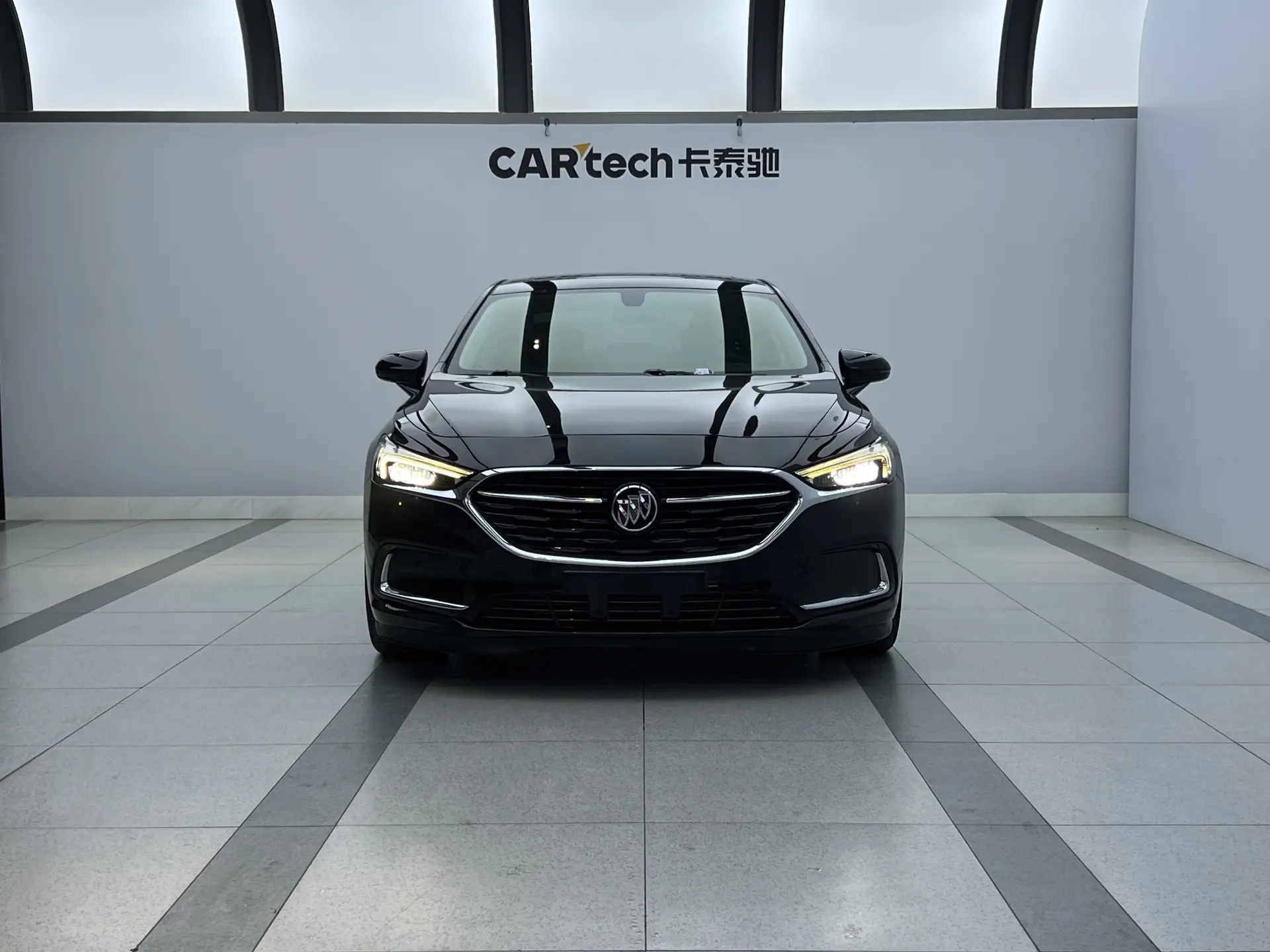 Buick LaCrosse, 2022 2