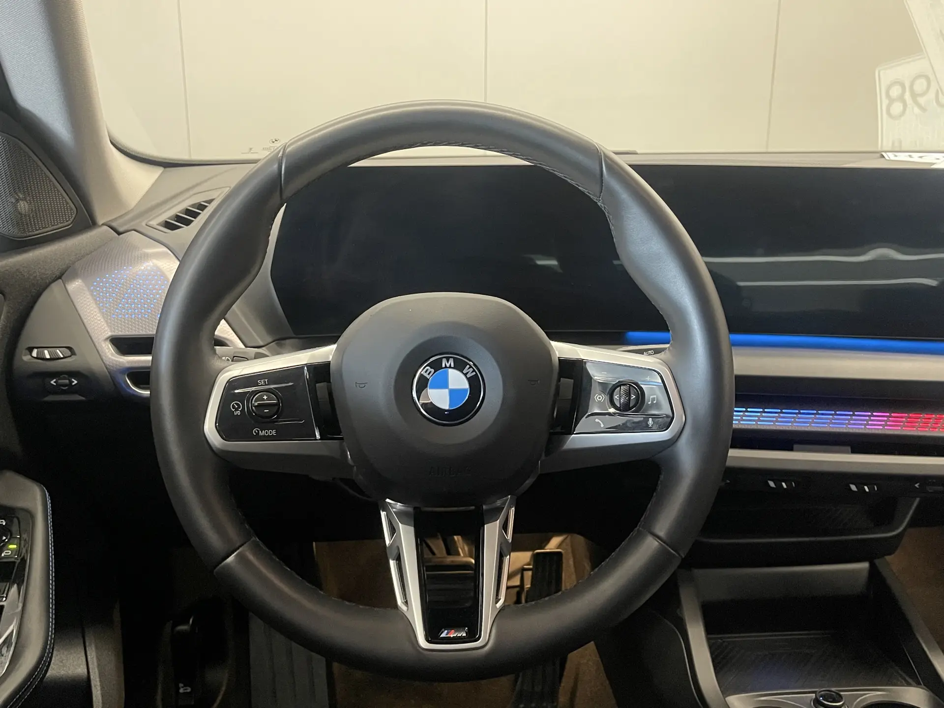 BMW 225L, 2025 15