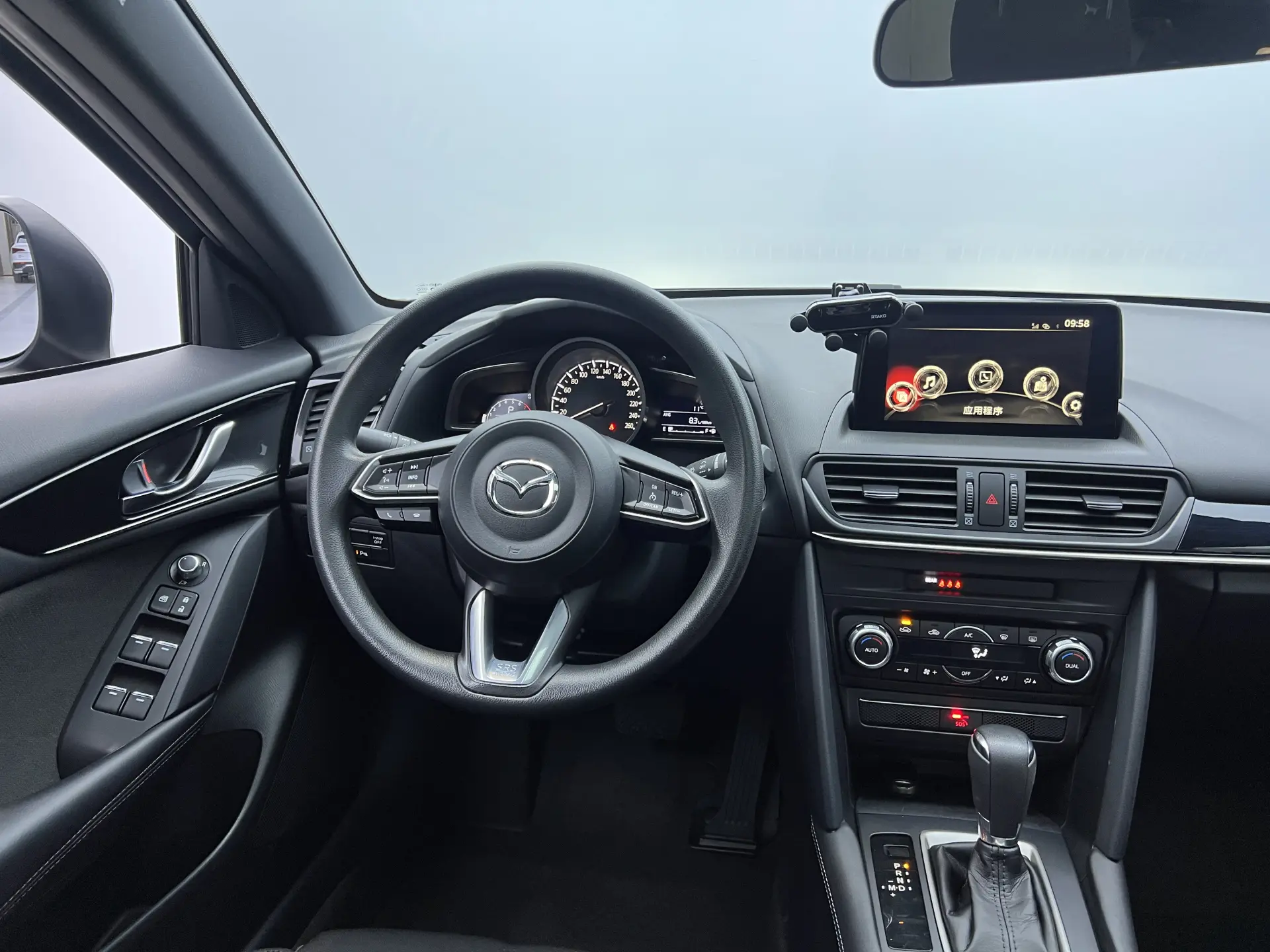 Mazda CX-4, 2023 23