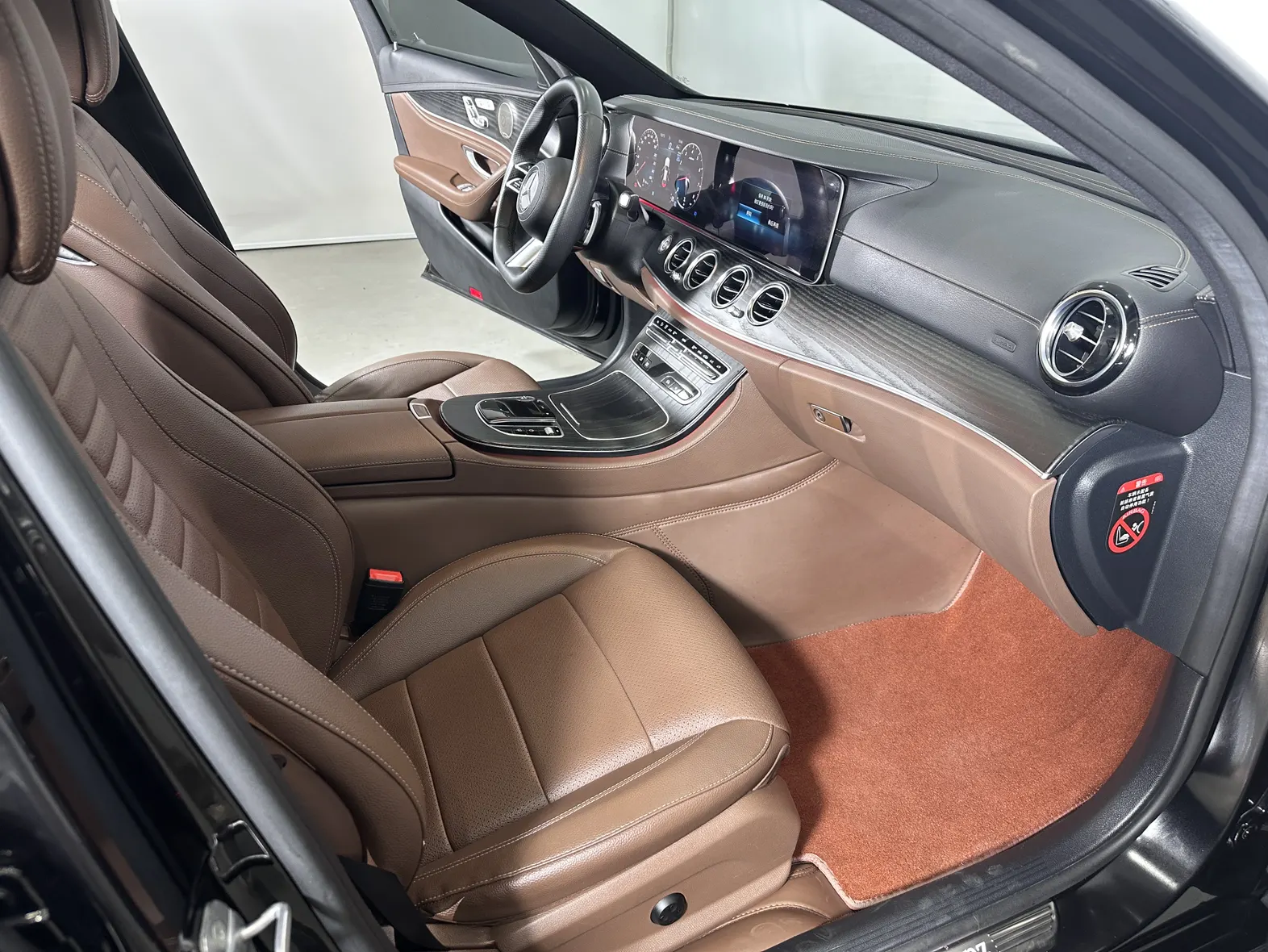 Mercedes-Benz E 300 L, 2023 17