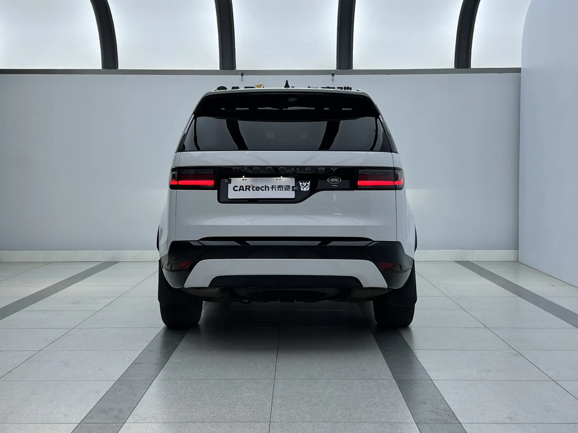 Land Rover Discovery, 2023 4