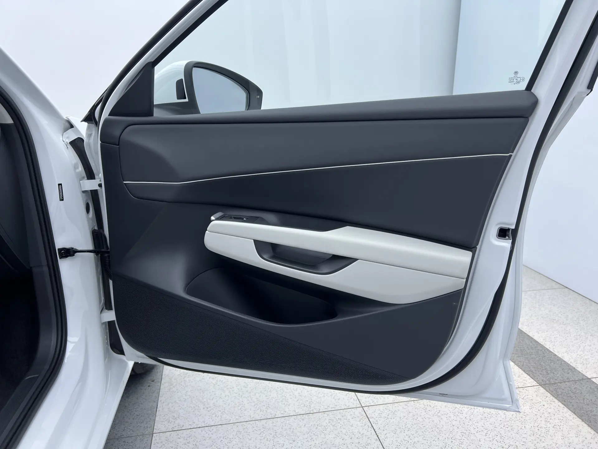 Volkswagen Sagitar, 2025 20