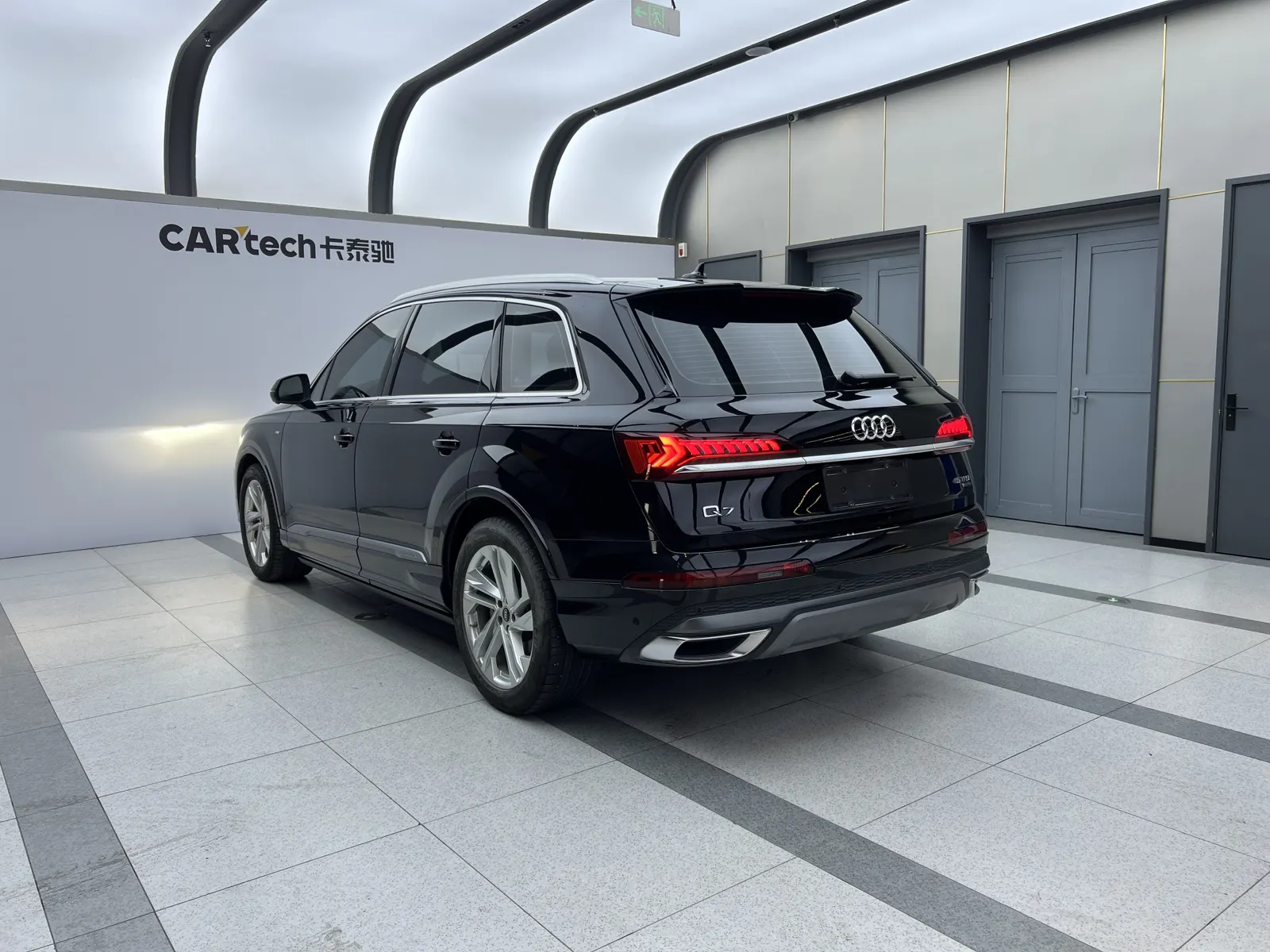 Audi Q7 45 TFSI, 2023 все фото