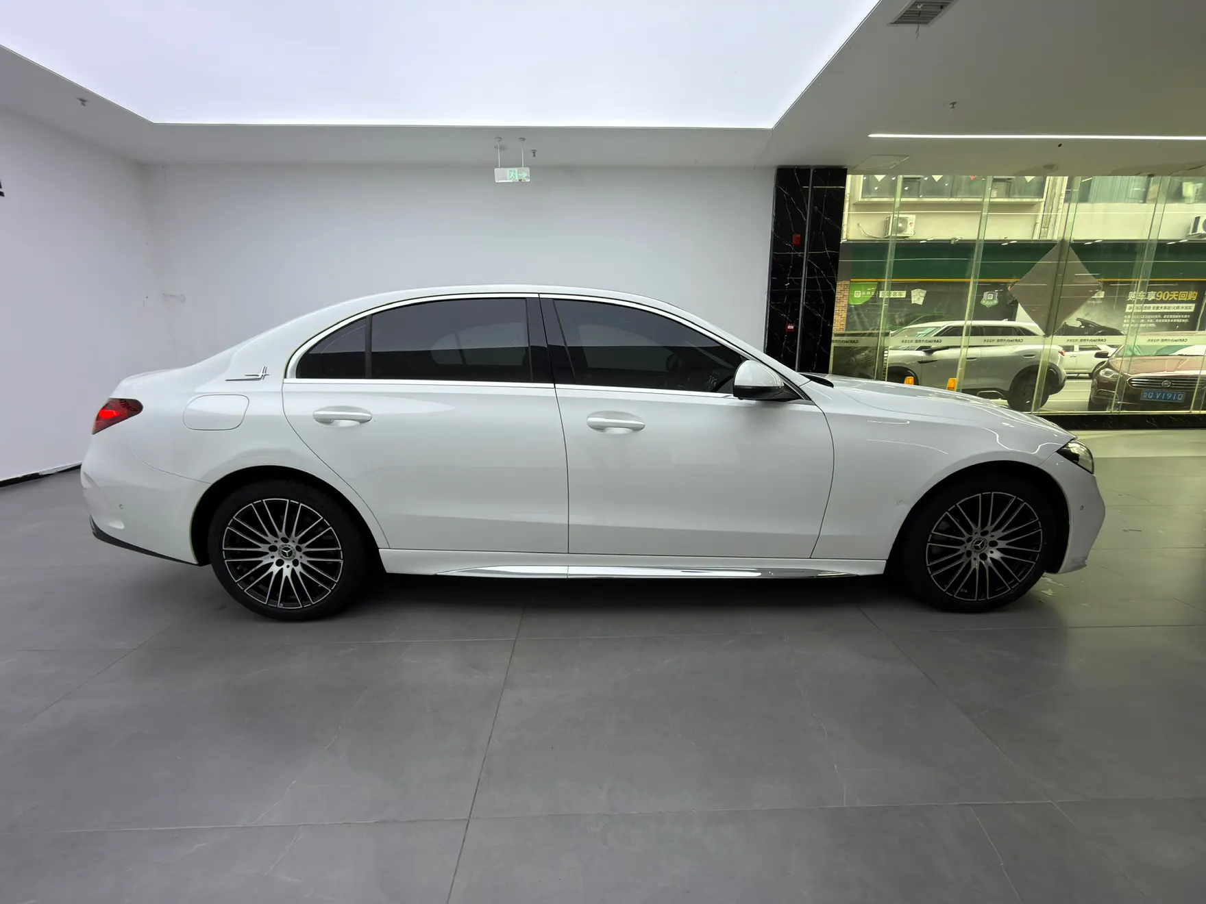Mercedes-Benz C 260 L, 2024 4
