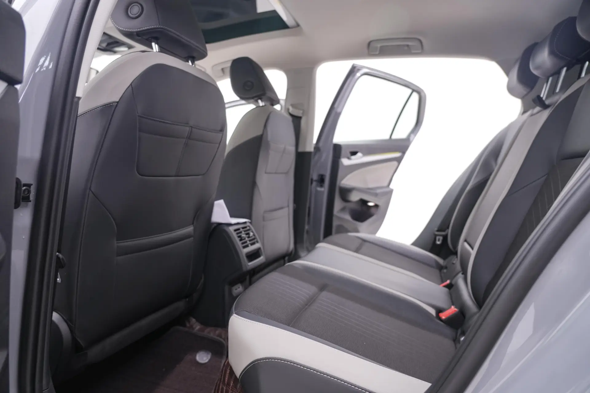 Volkswagen Golf, 2025 23