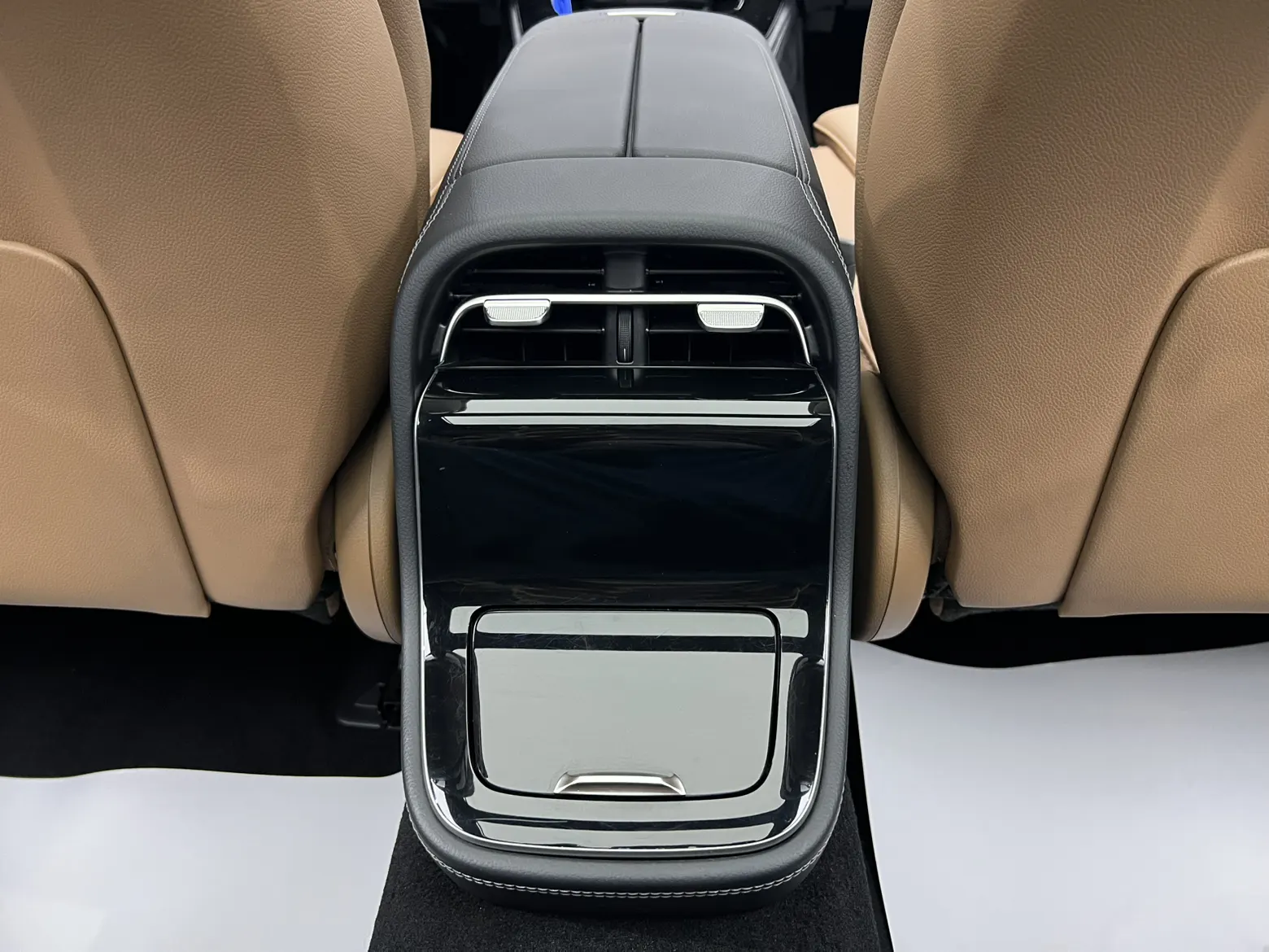 Mercedes-Benz E 260 L, 2025 27