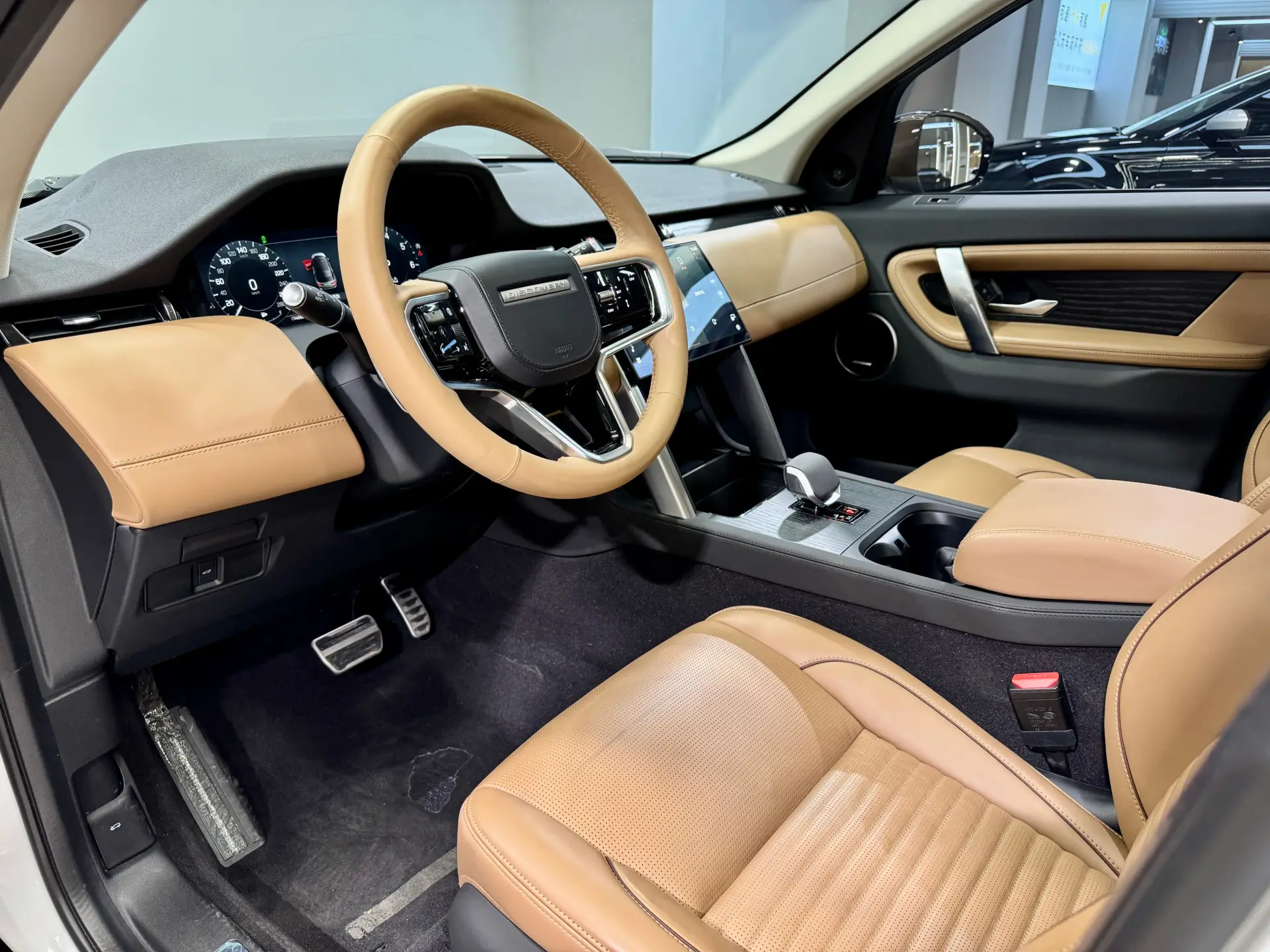 Land Rover Discovery Sport, 2024 14