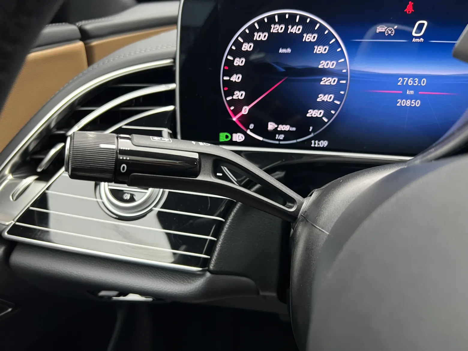 Mercedes-Benz E 260 L, 2025 28