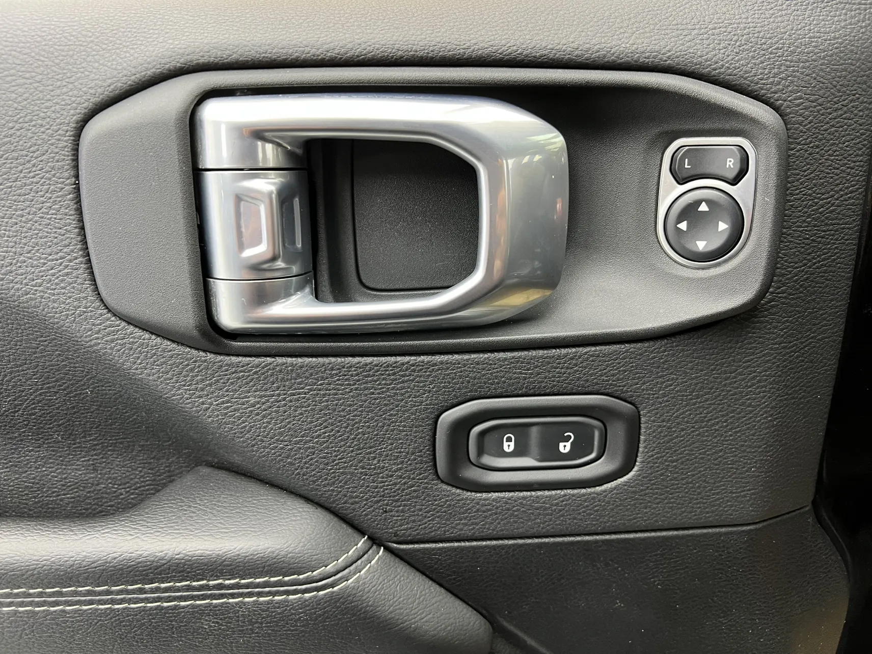 Jeep Wrangler, 2021 16