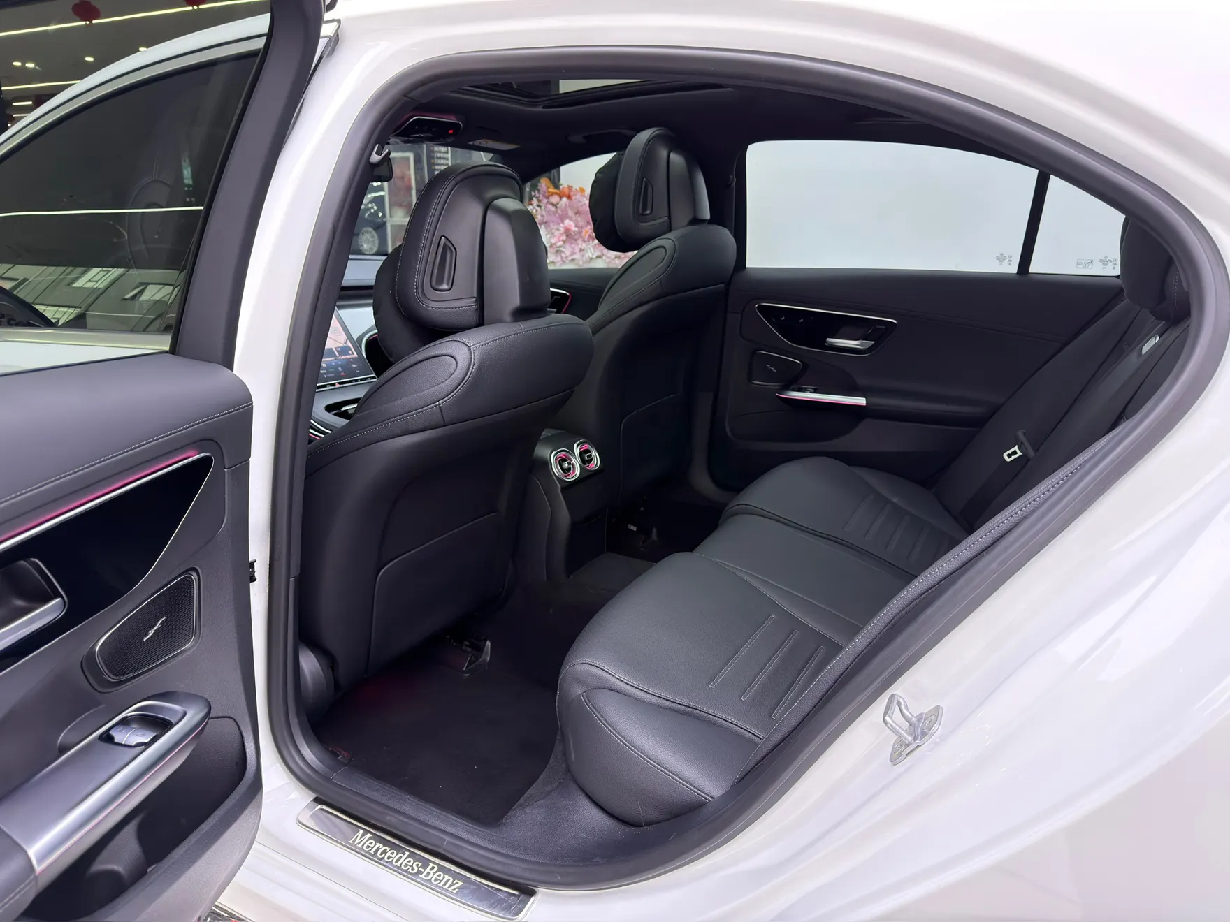 Mercedes-Benz C 260 L, 2024 20