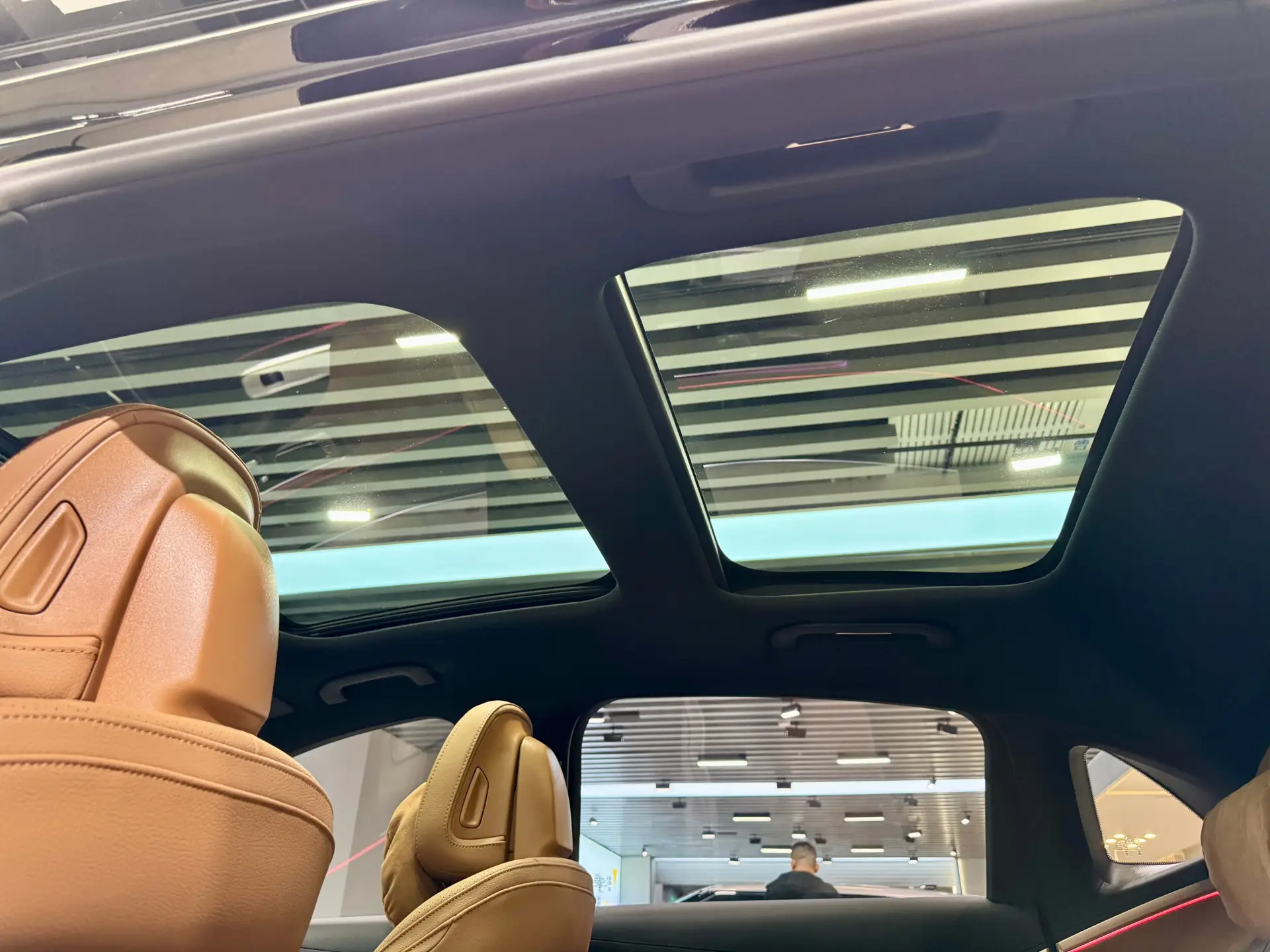 Mercedes-Benz E 300 L, 2024 29